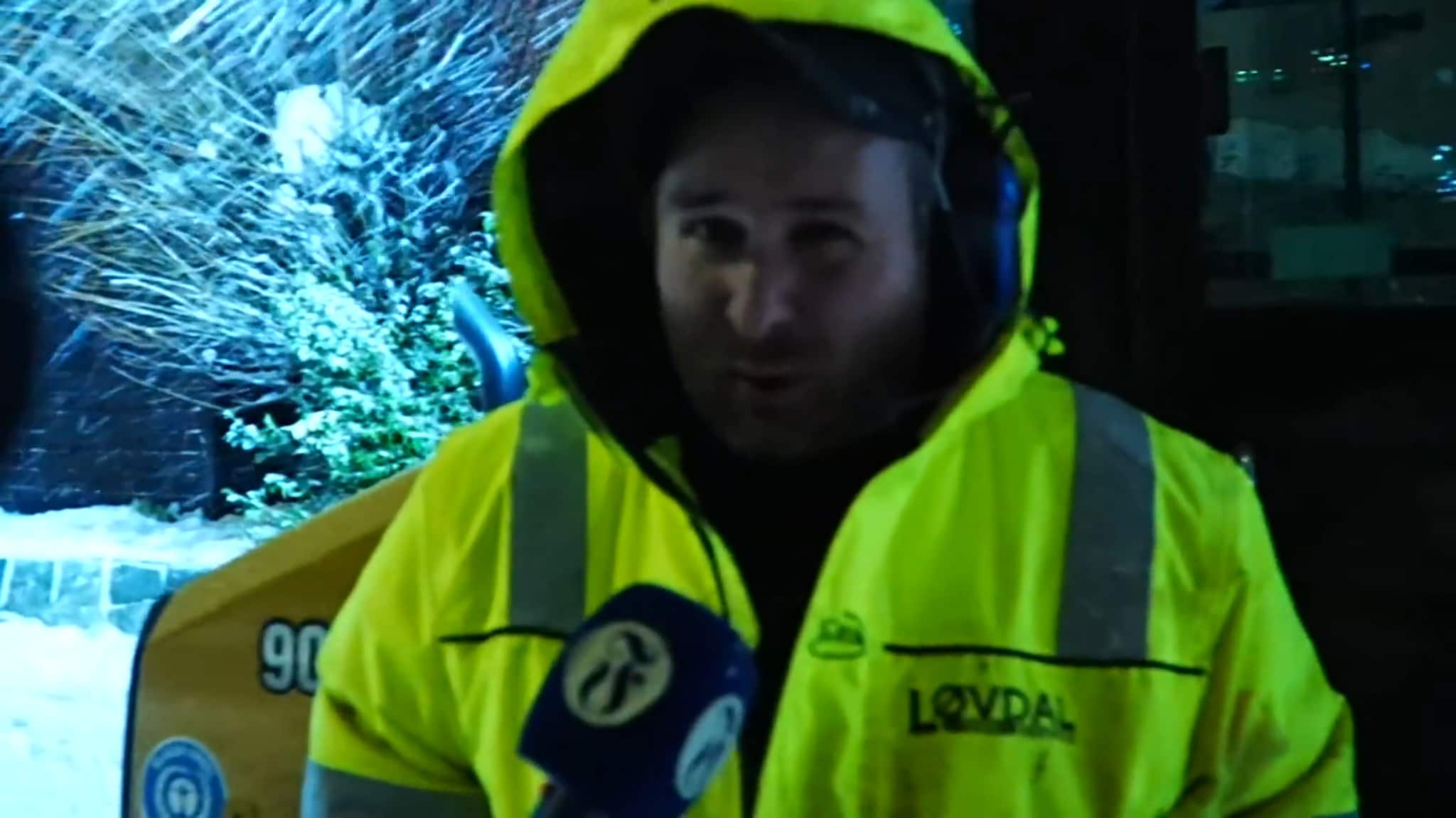 Rydder sykkelstien på Slettheia