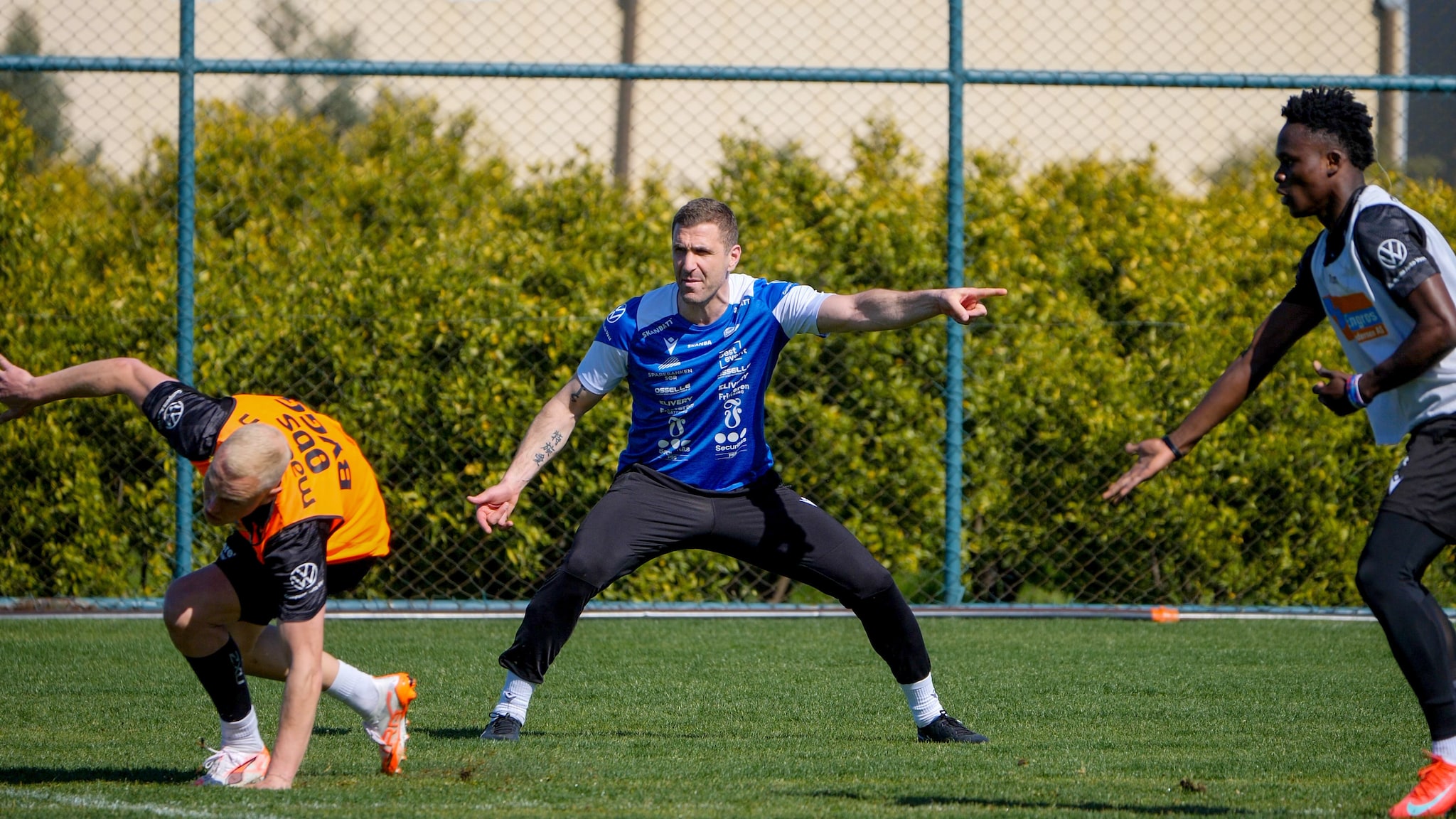 Sjekk Karadas' energi på feltet i Tyrkia: - Jeg lever meg inn i spillet