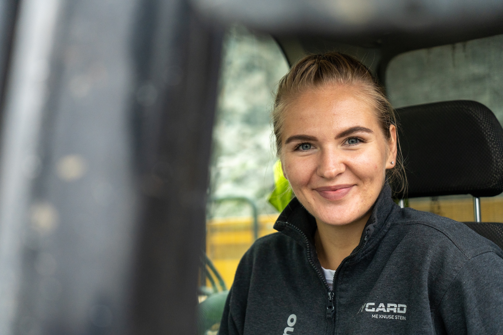Frøydis Øygard jobbar som steinknusar