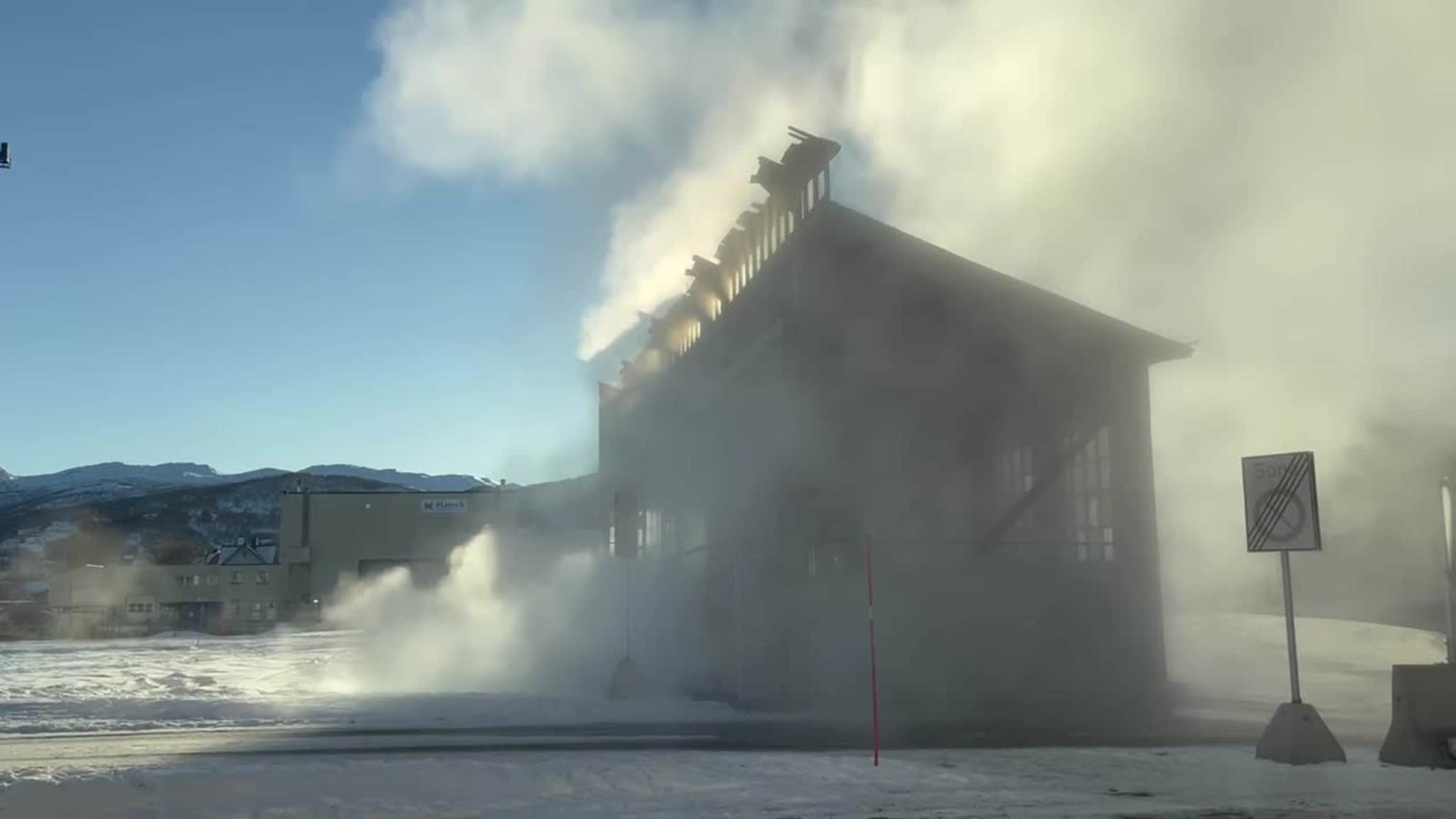 Røyk ved Hamek i Fjordgata