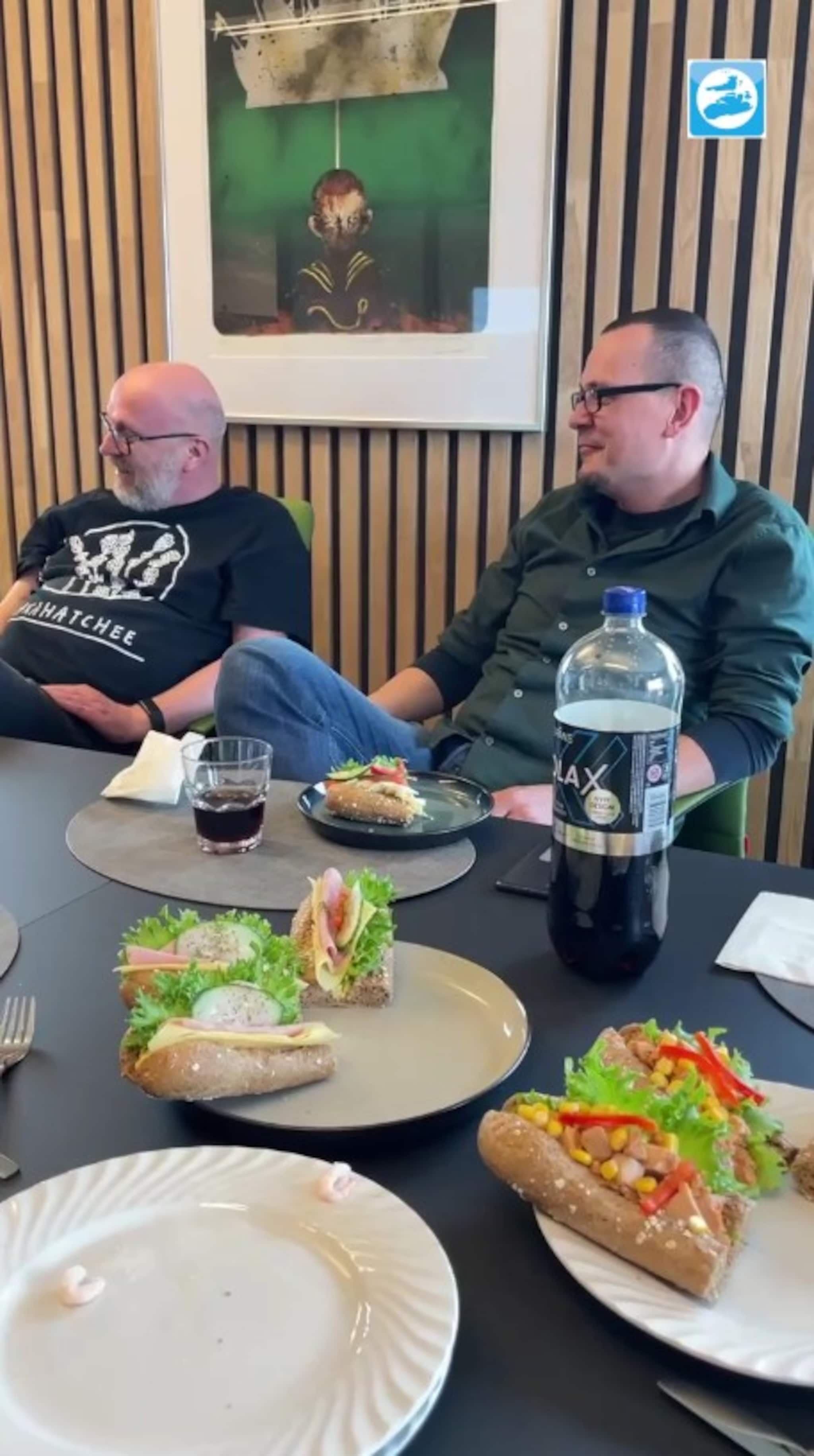 Her får Marcin vite at han har vunnet den gjeve prisen