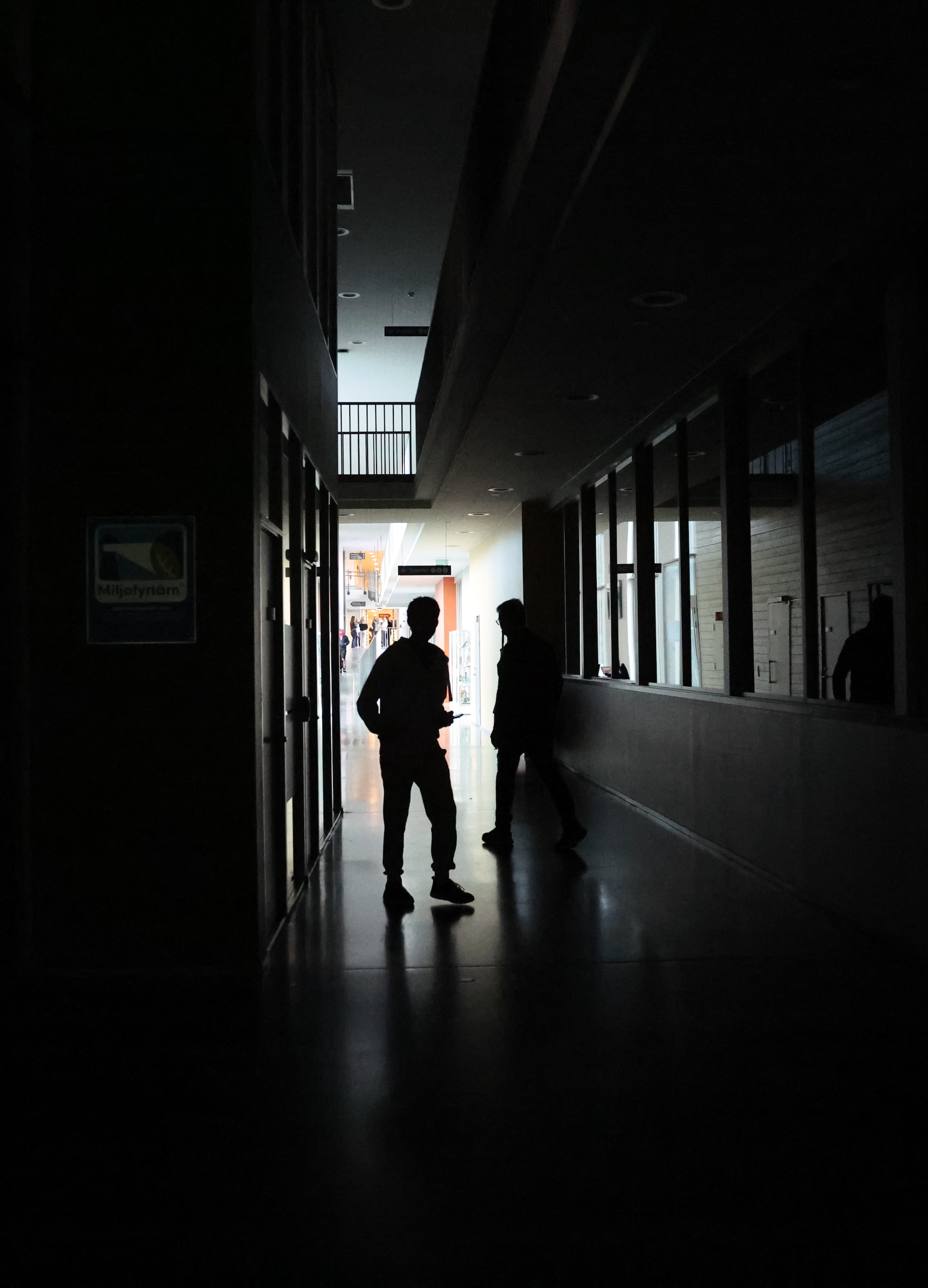 Elevene ble møtt av et bekmørkt skolebygg