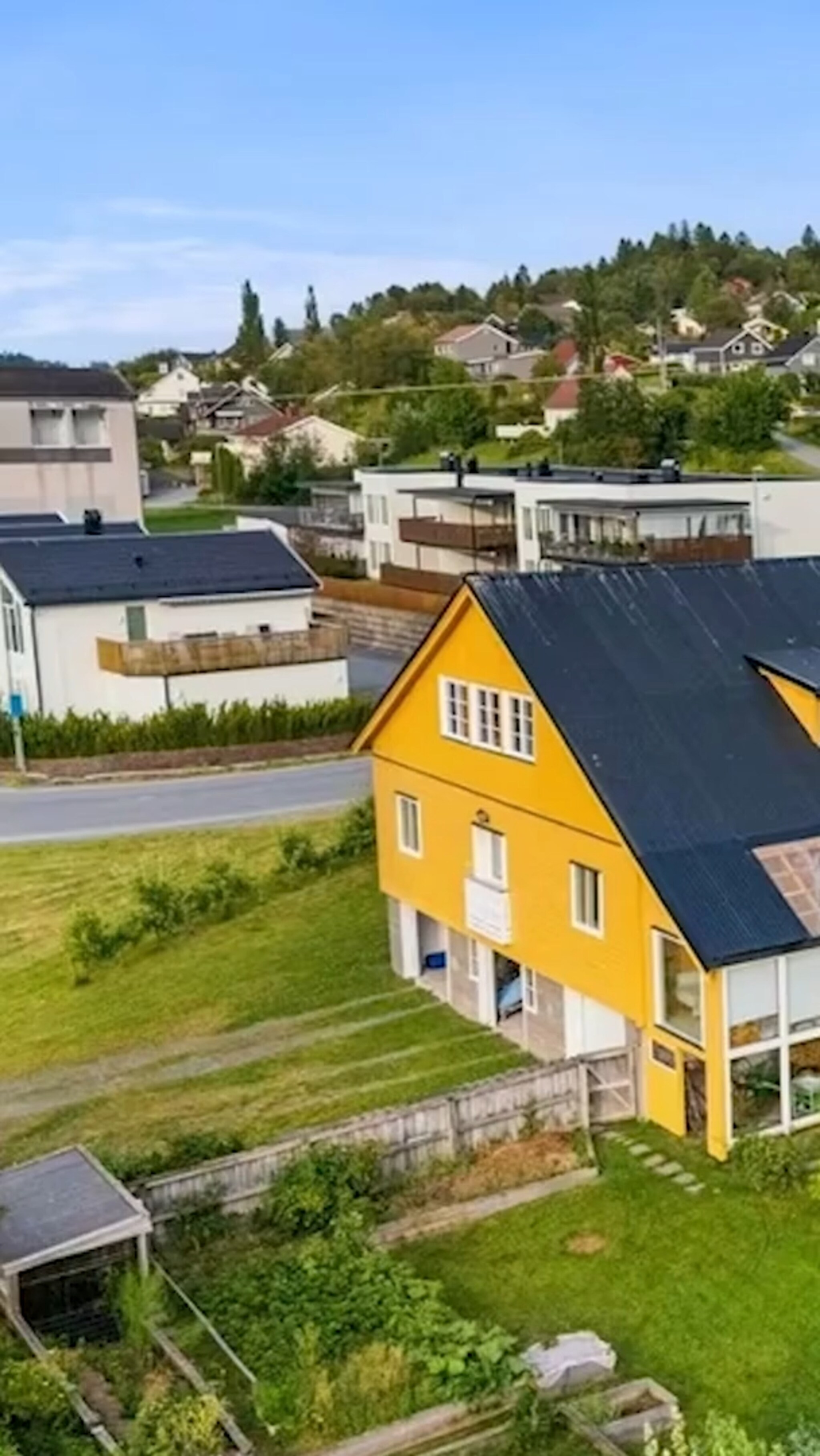 Selger det gigantiske huset i Åsen