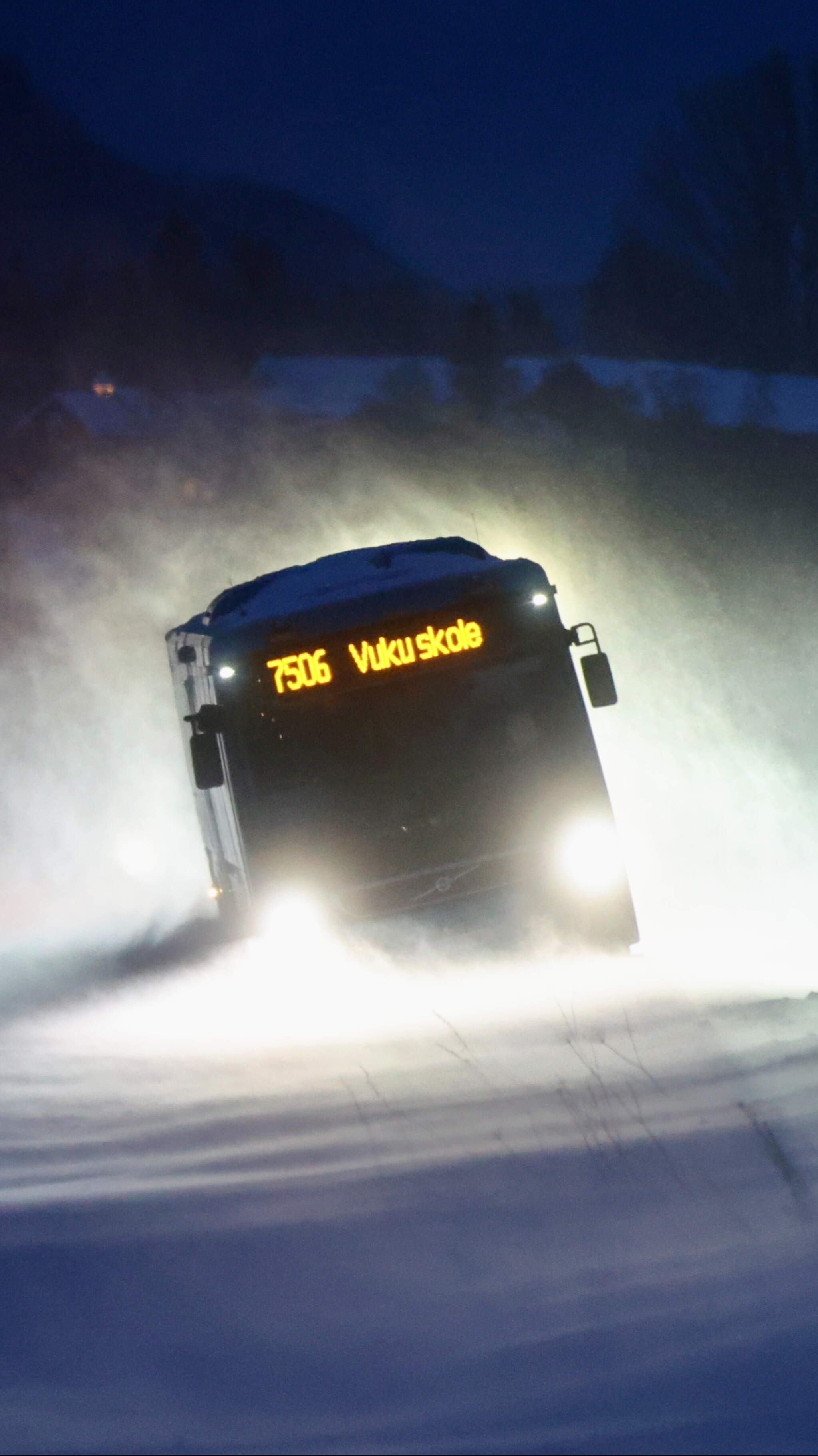 Skolebussen havnet i grøfta to ganger