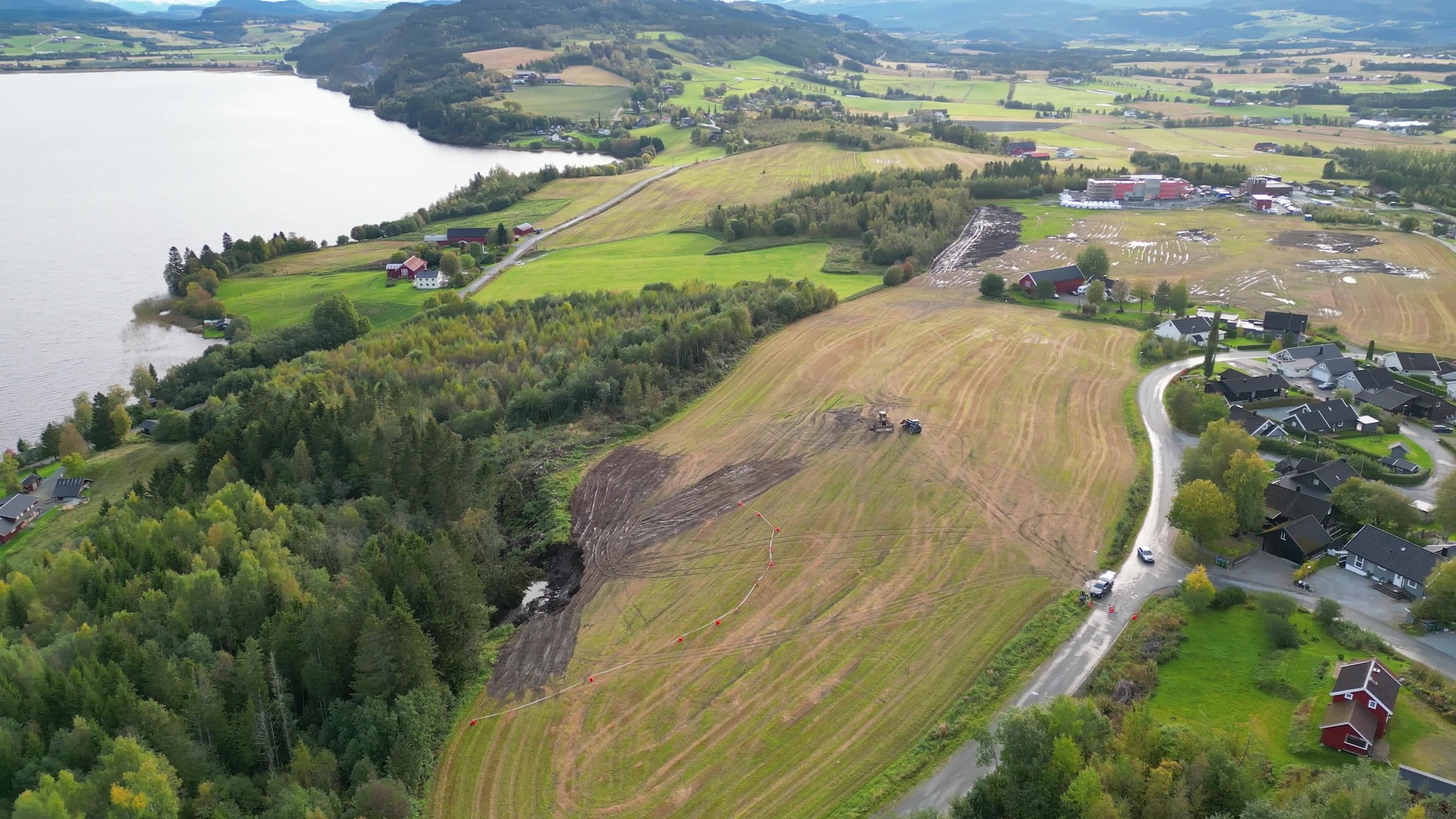 Dronefoto av rasområde i Forbregd Lein.mp4