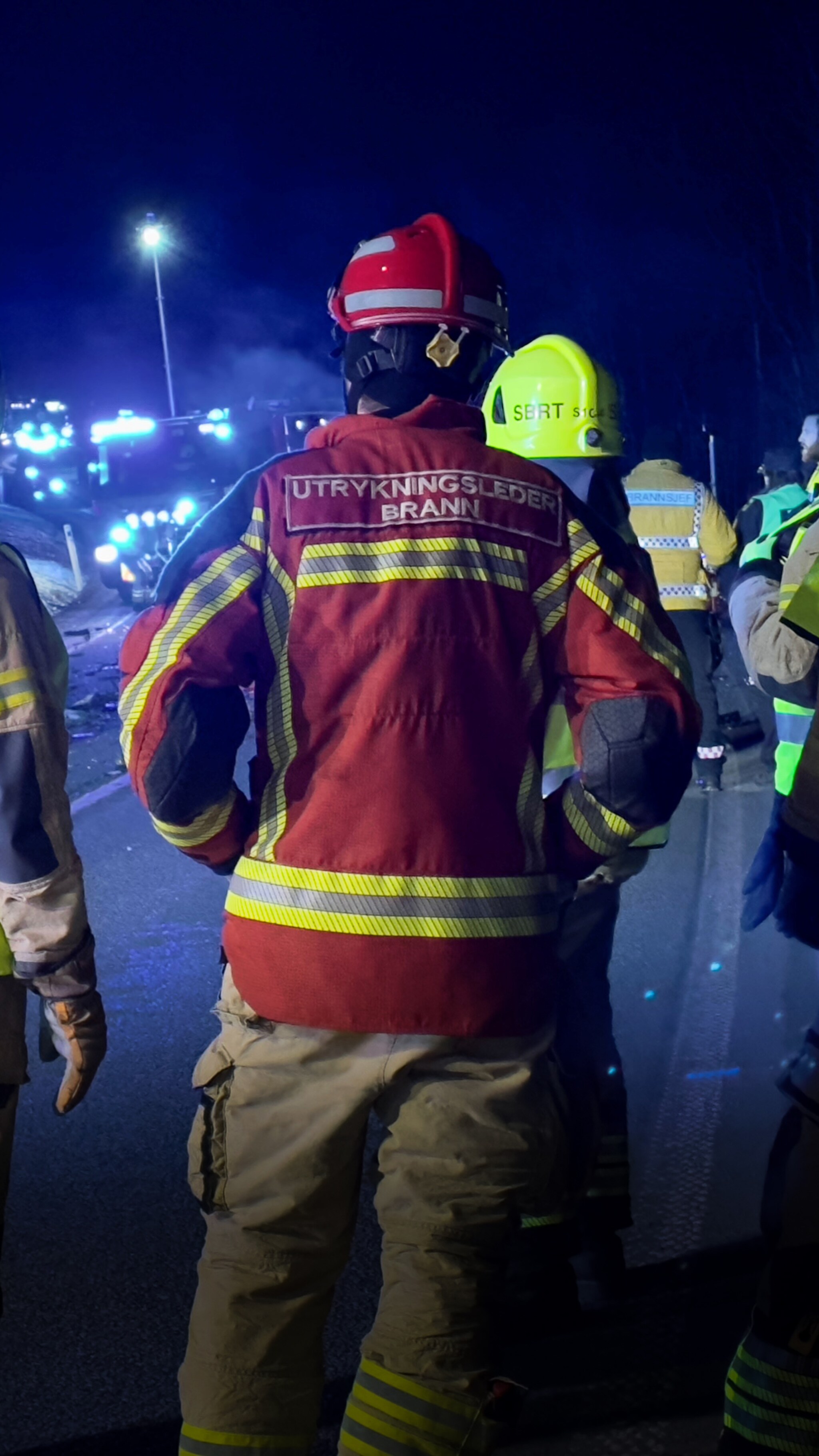 Mann i 20-årene omkom i trafikkulykke