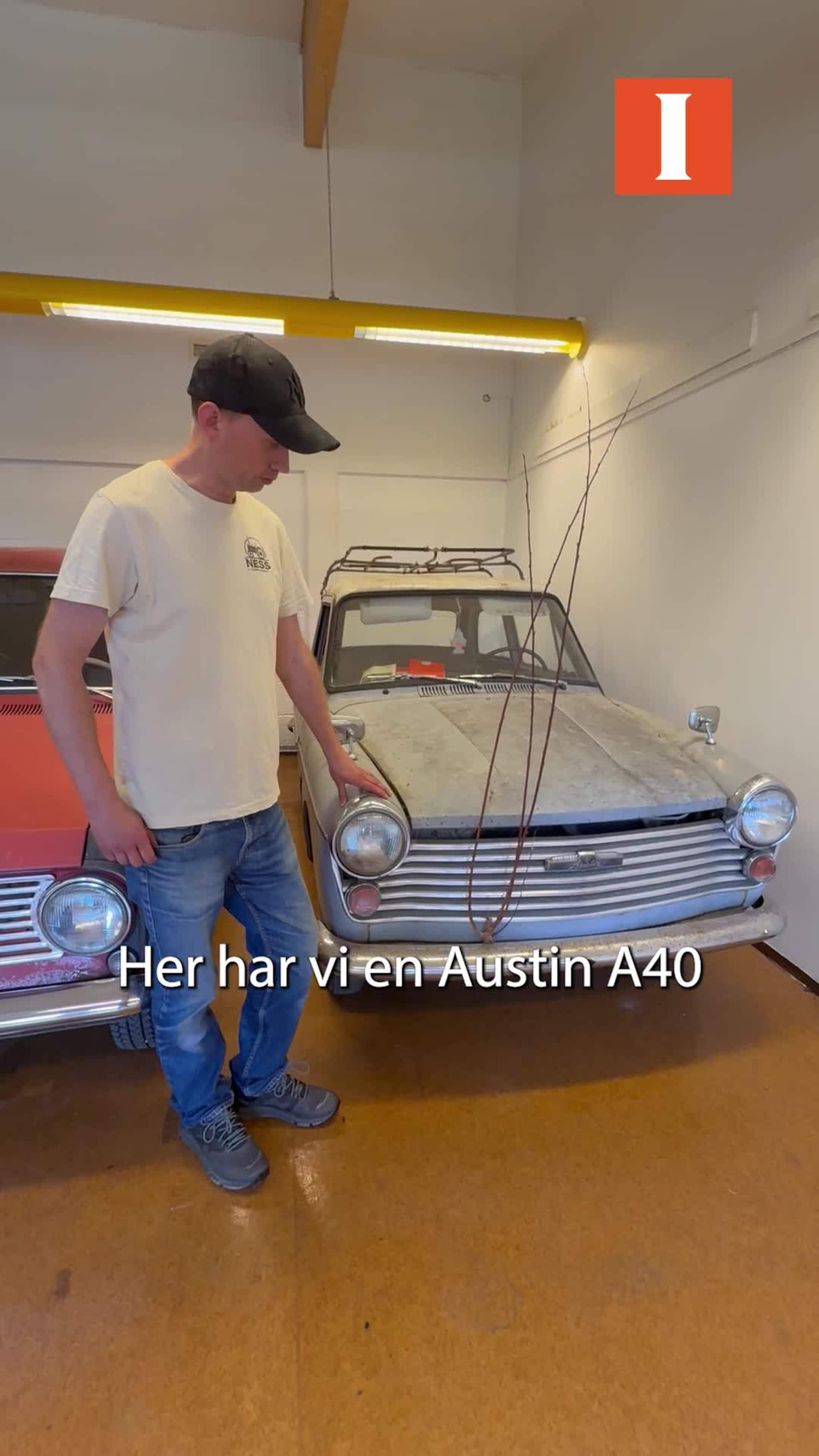 Håkon Arndal viser frem bilene.mp4