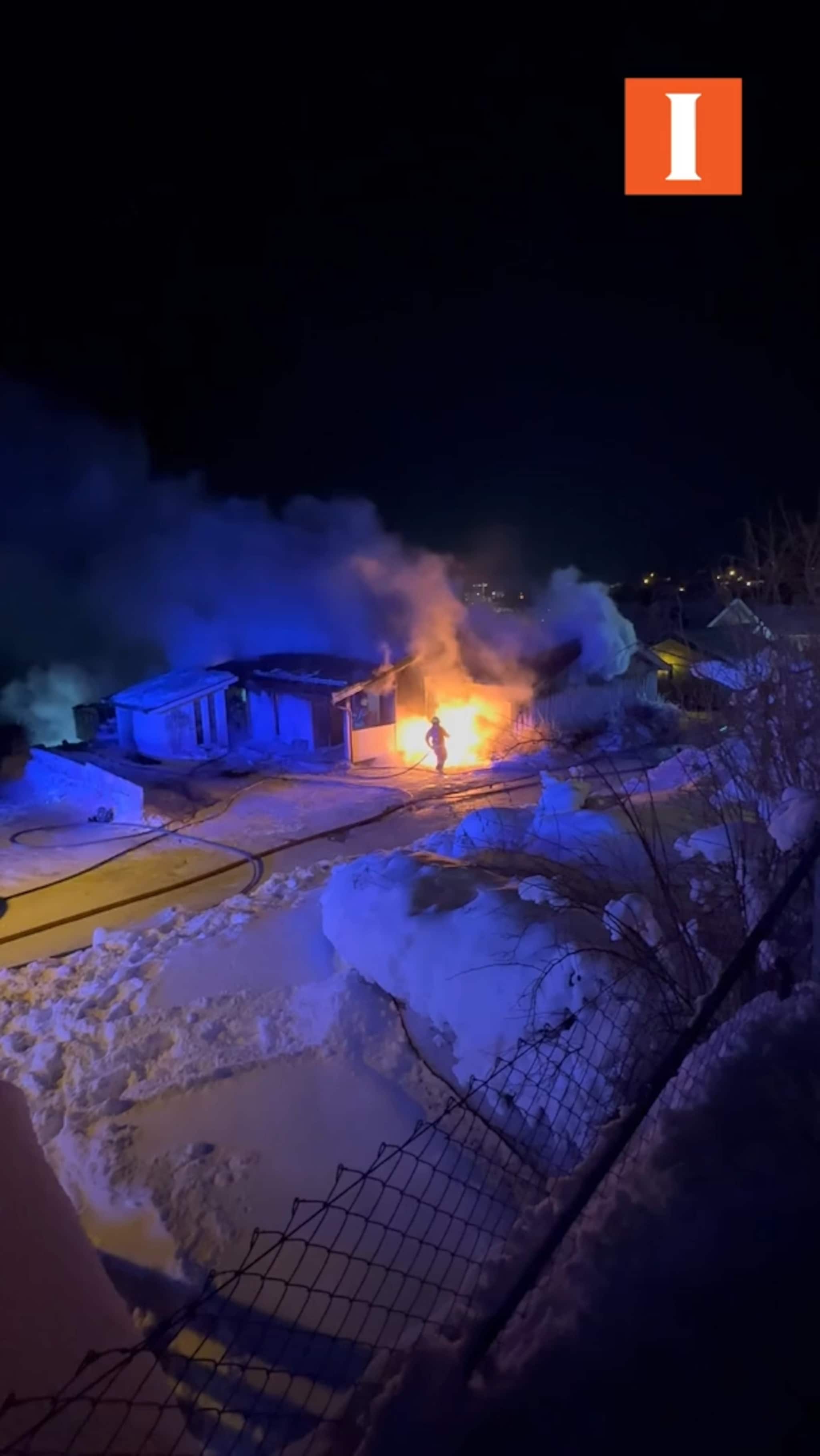 Kraftig brann i enebolig natt til onsdag