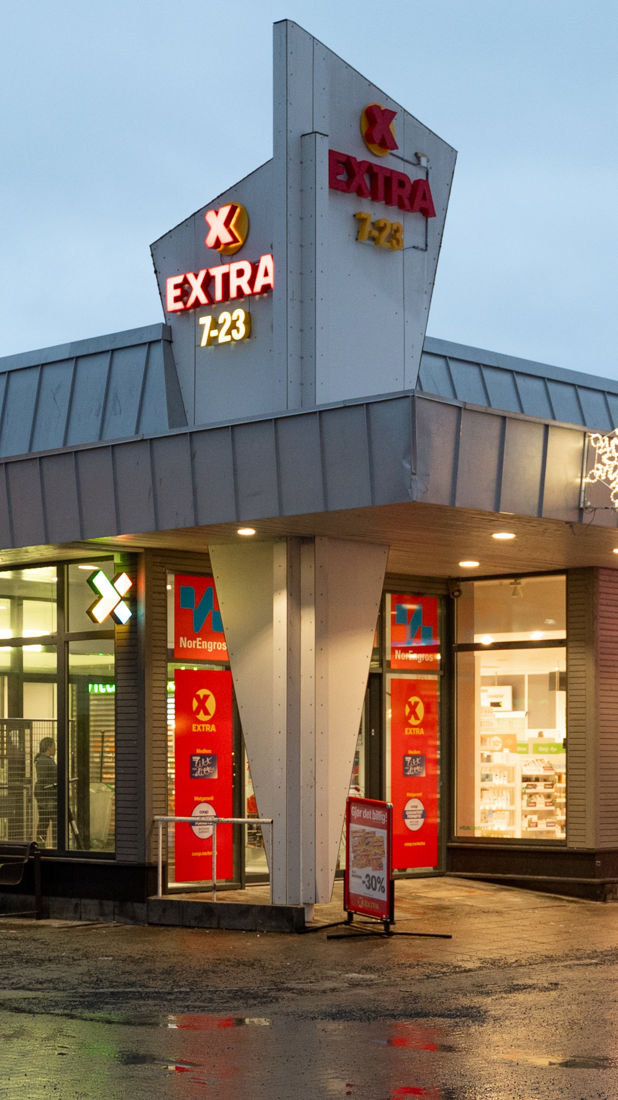 Knivdrama på butikken