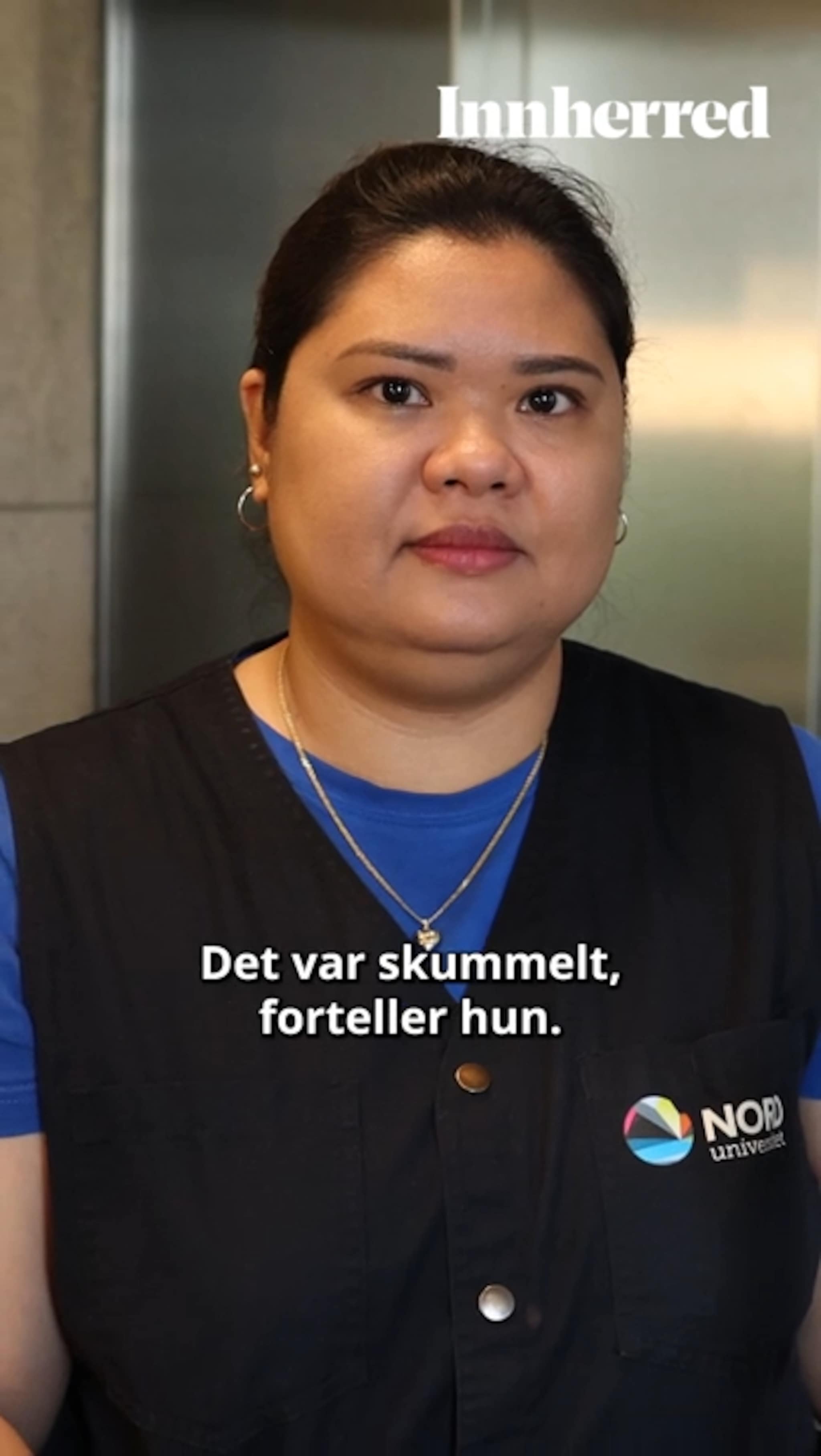 Renholder satt fast i heis