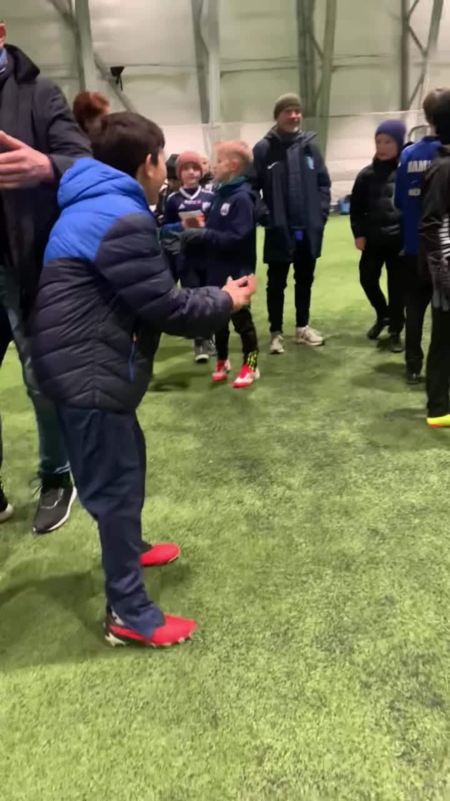 Skudd i tverrliggeren fra midtbanen