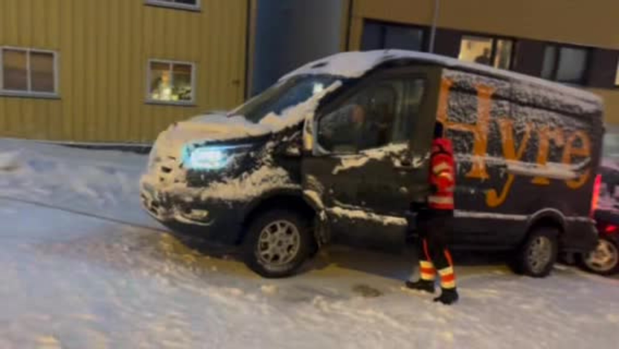 Bilberging Grønnegata i uværet
