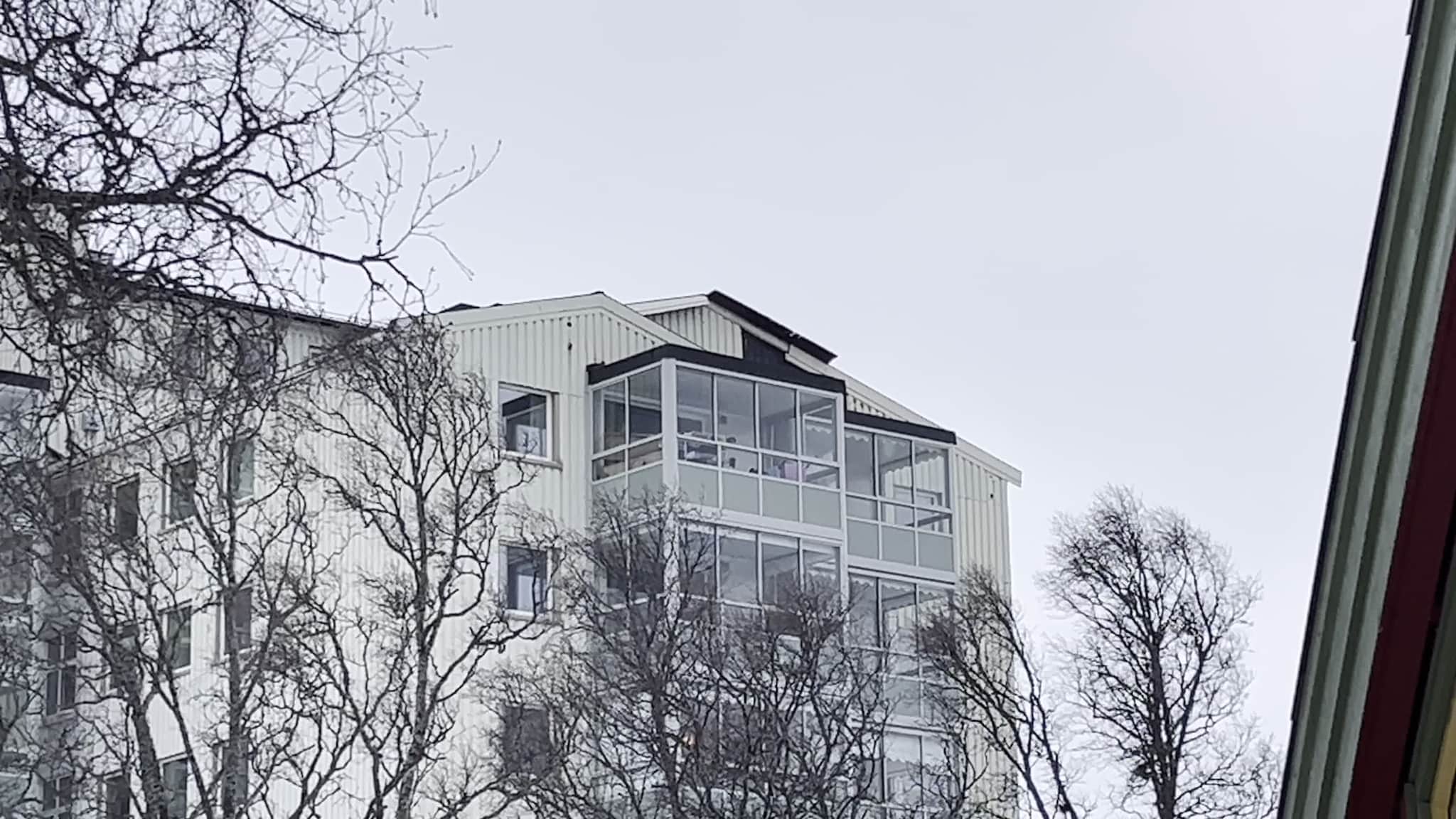Taket blafrer i vinden