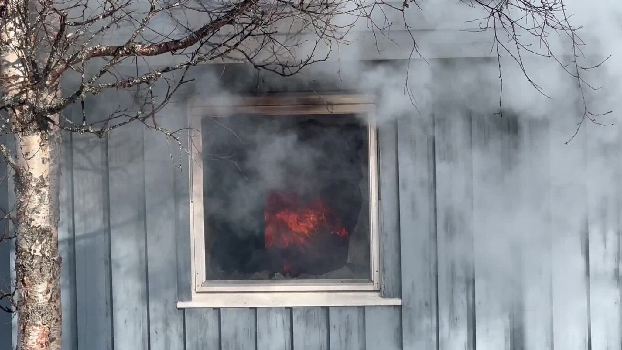 Boligene i Tromsdalen brenner ned