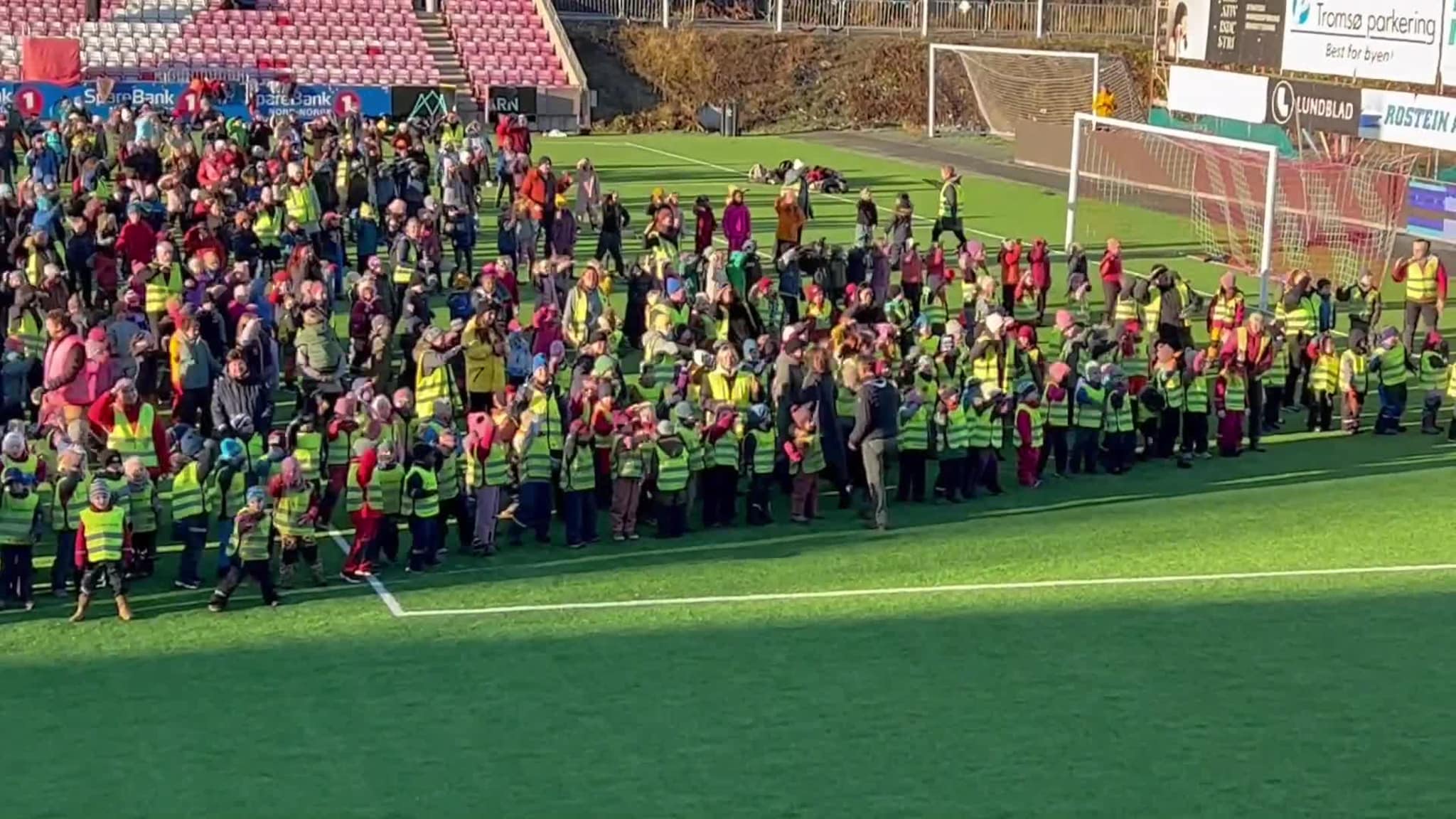 Fem skoler fra Sør-Tromsøya har samlet seg for BliMe-dansen