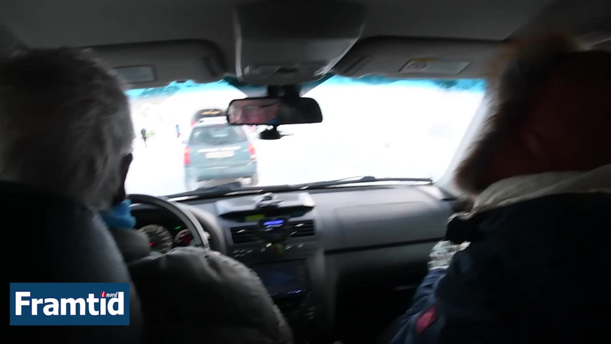 Vi fikk haik gjennom tunnelen
