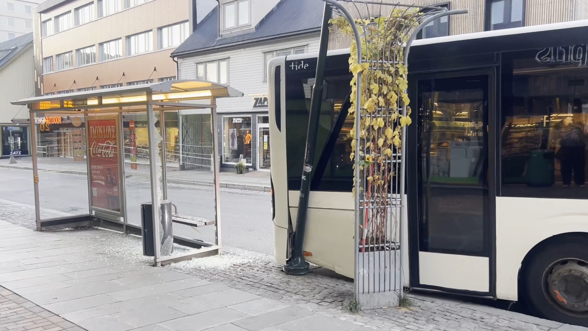 Buss i stolpe