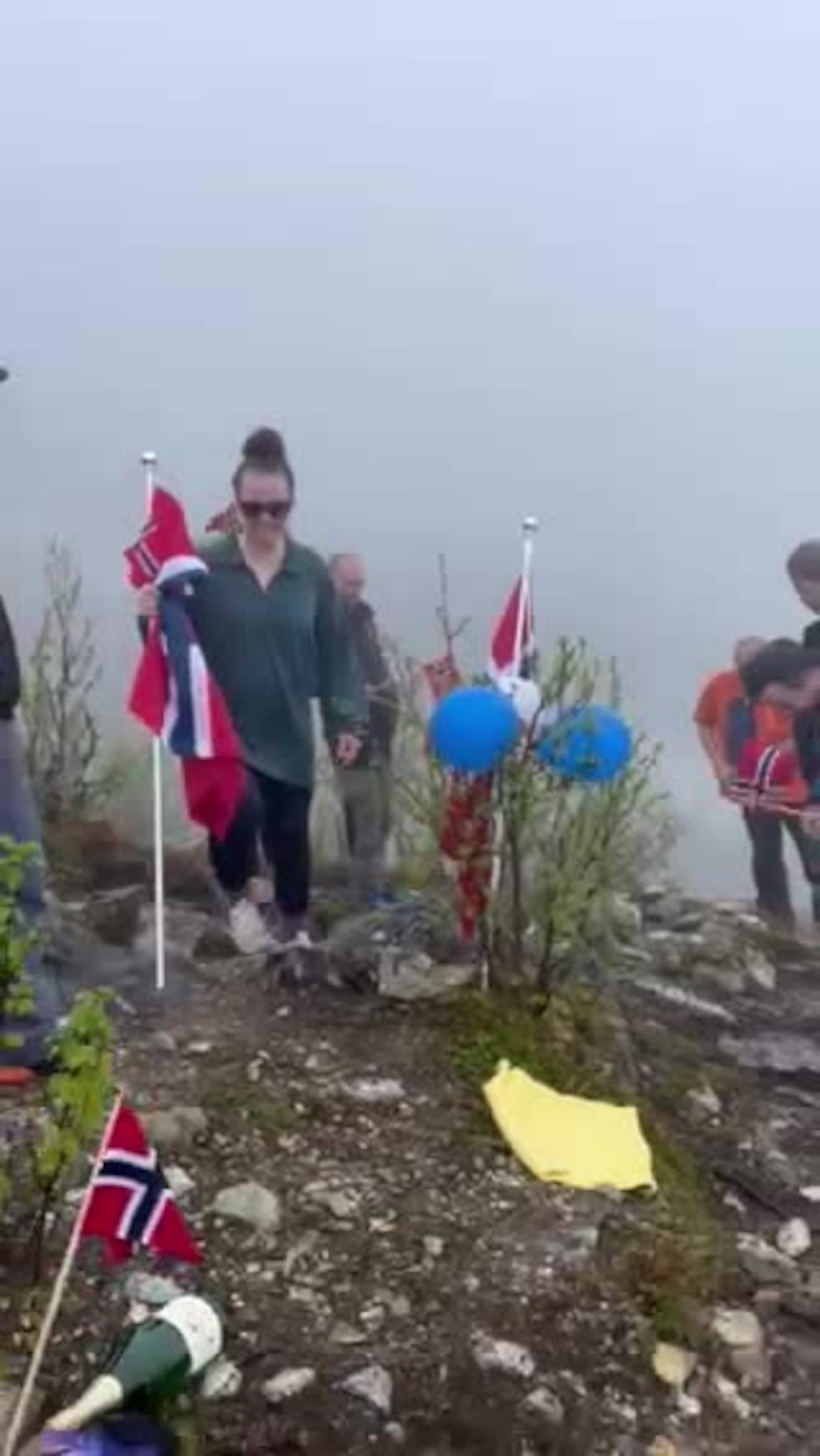 Kjell Arvid Bakken fikk "Muttibenken" i 70-årsgave.mov