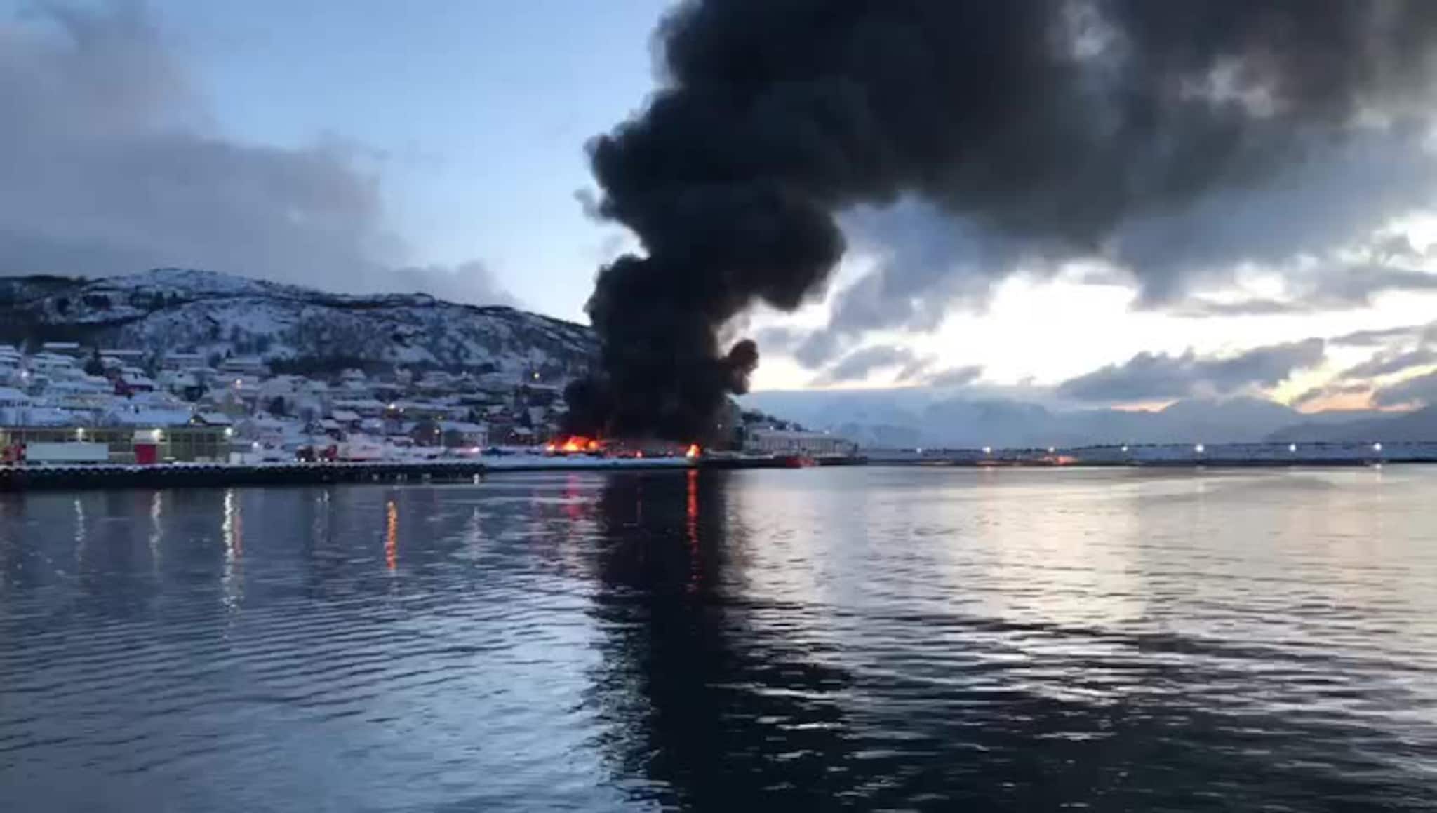 Storbrann i industribygg på Skjervøy