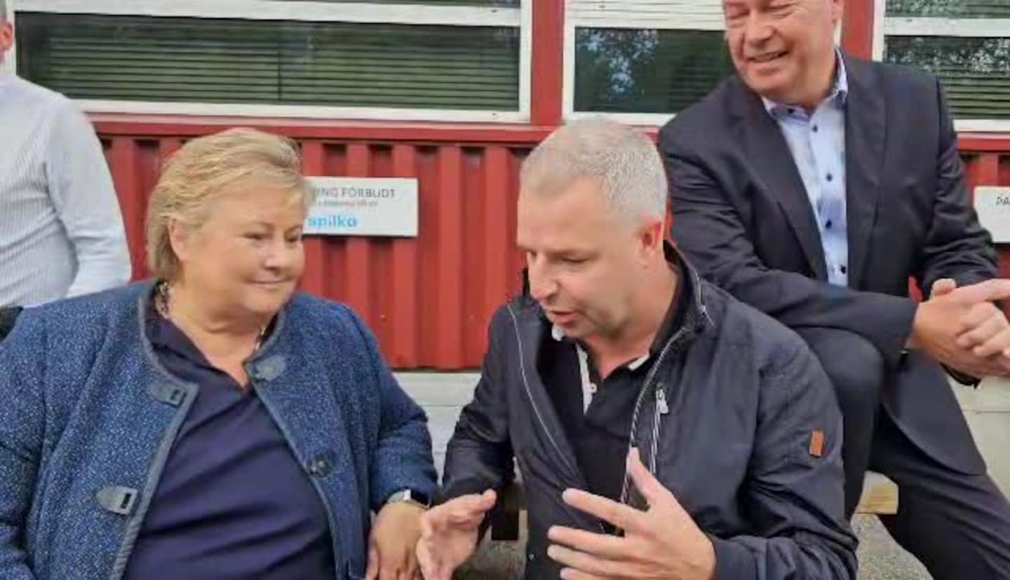 Lars Oscar Øvstegård i samtale med Erna Solberg