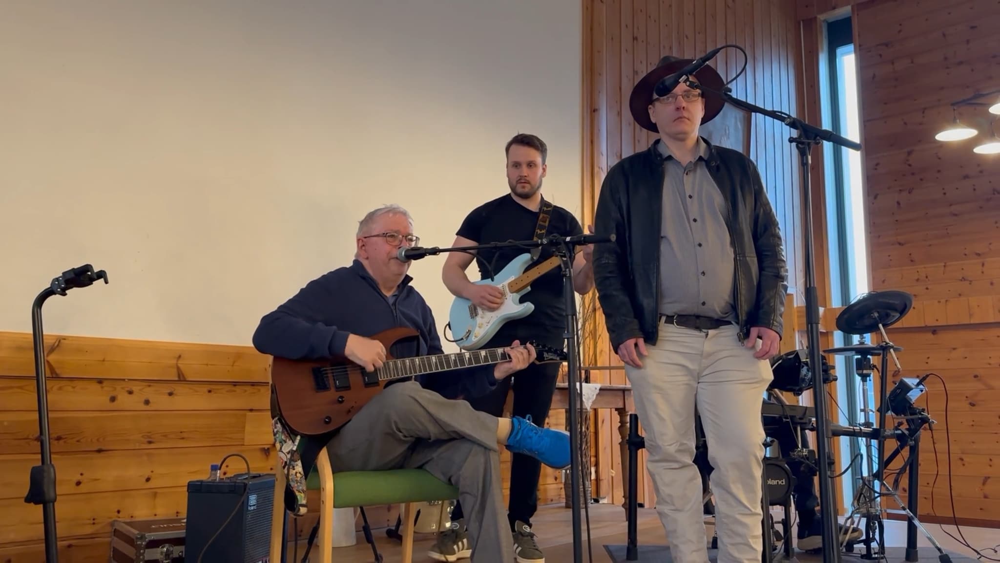 Tor Heine overraska med ny låt