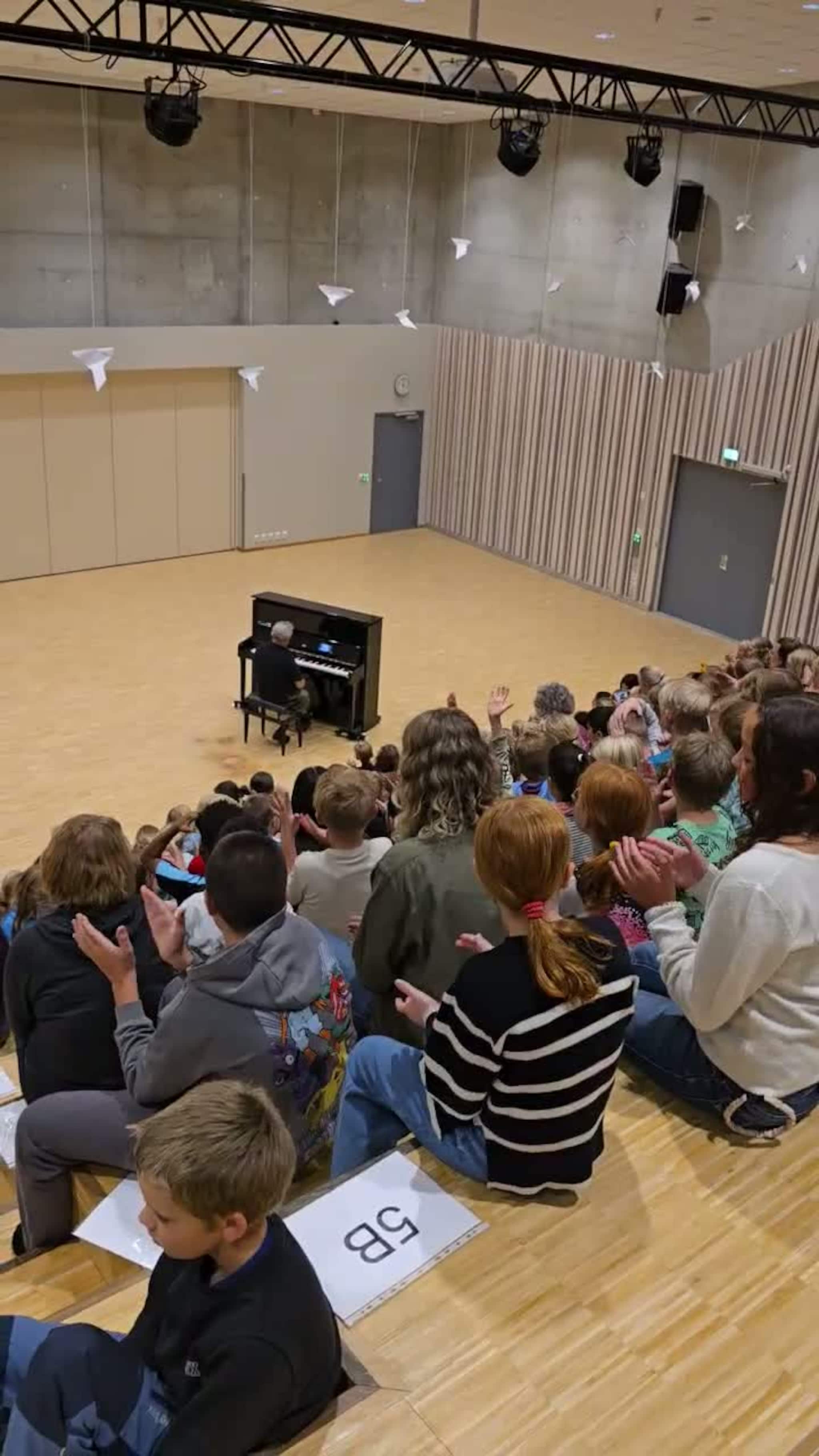 Rytmisk klapping på Plag Plagge