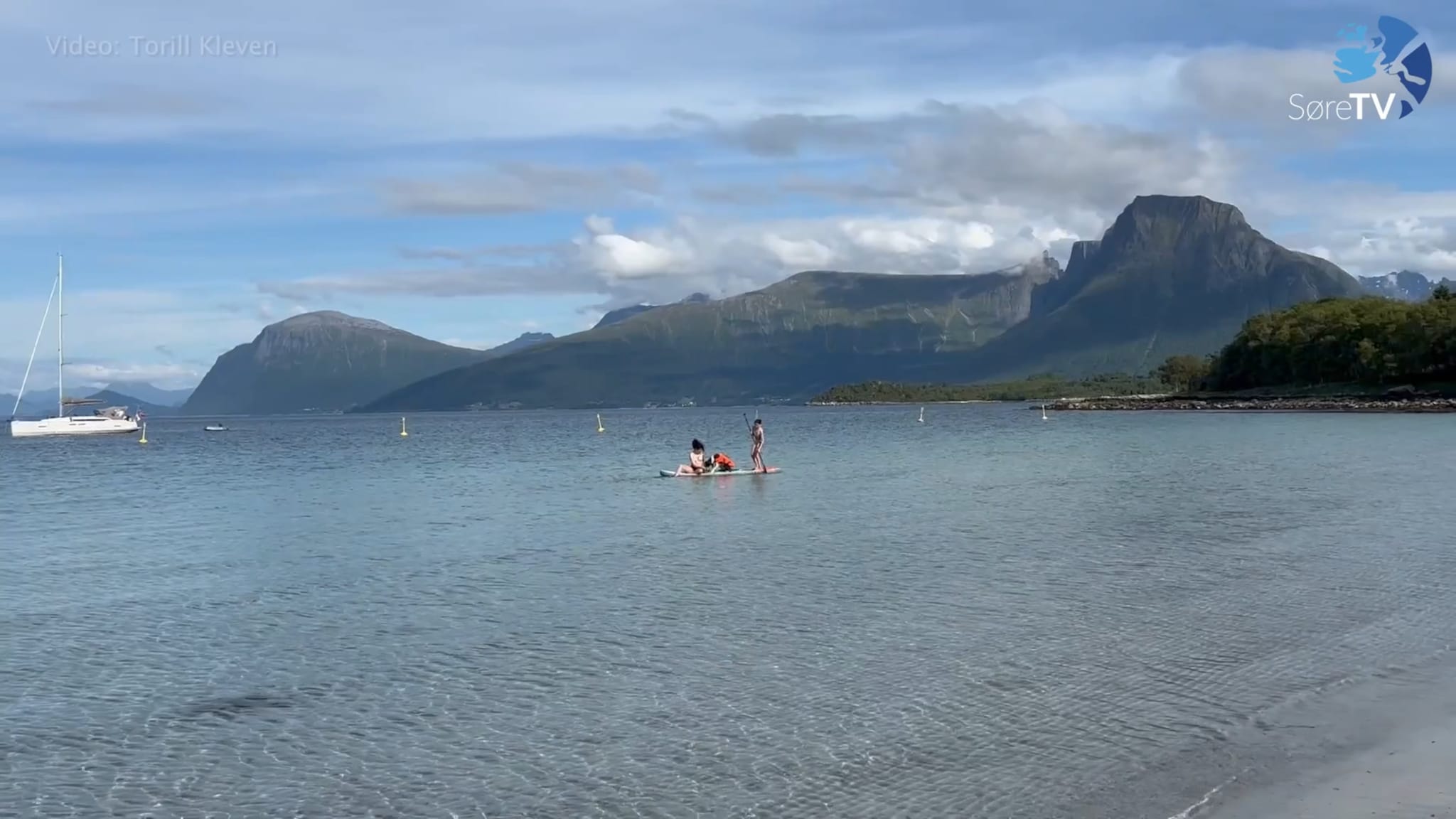 Her badar dei på stranda