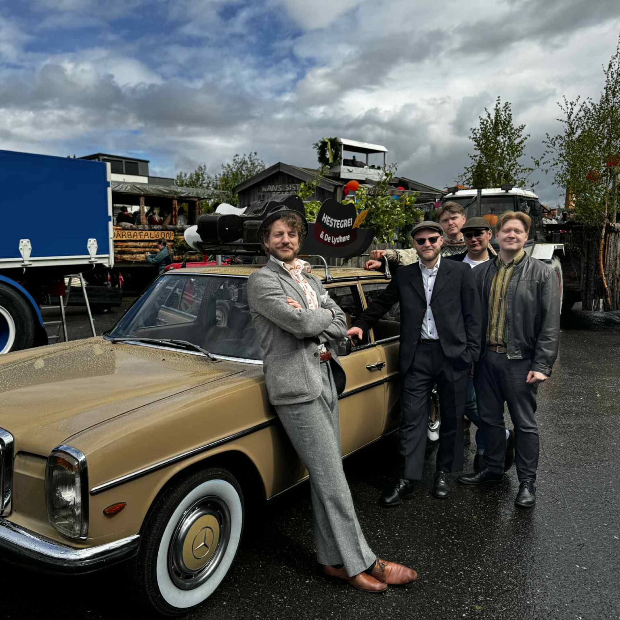 Stilte med Mercedes 220 fra 1973: – Dette er barndomsdrømmen