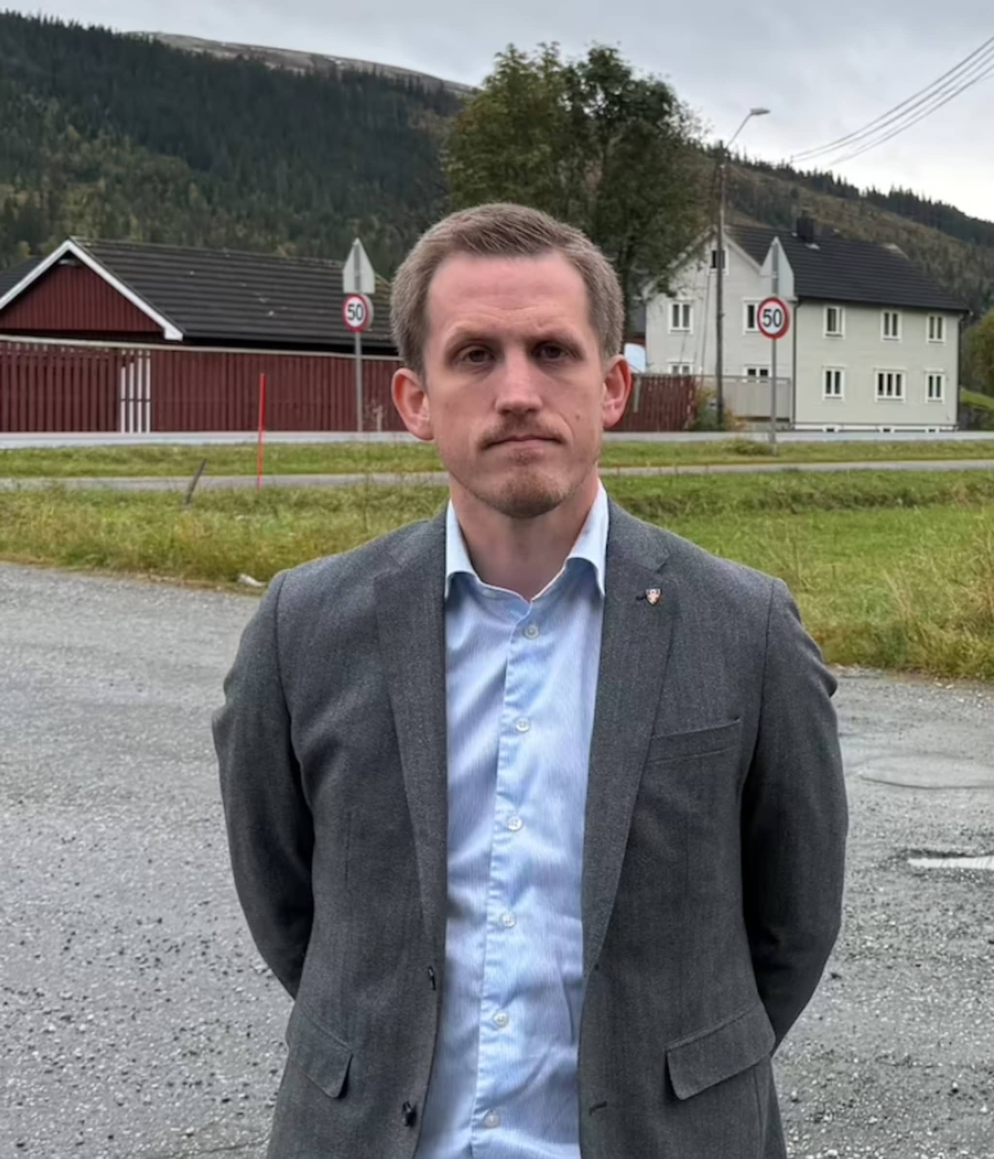 Elgaaen om skuterløyper i Røros