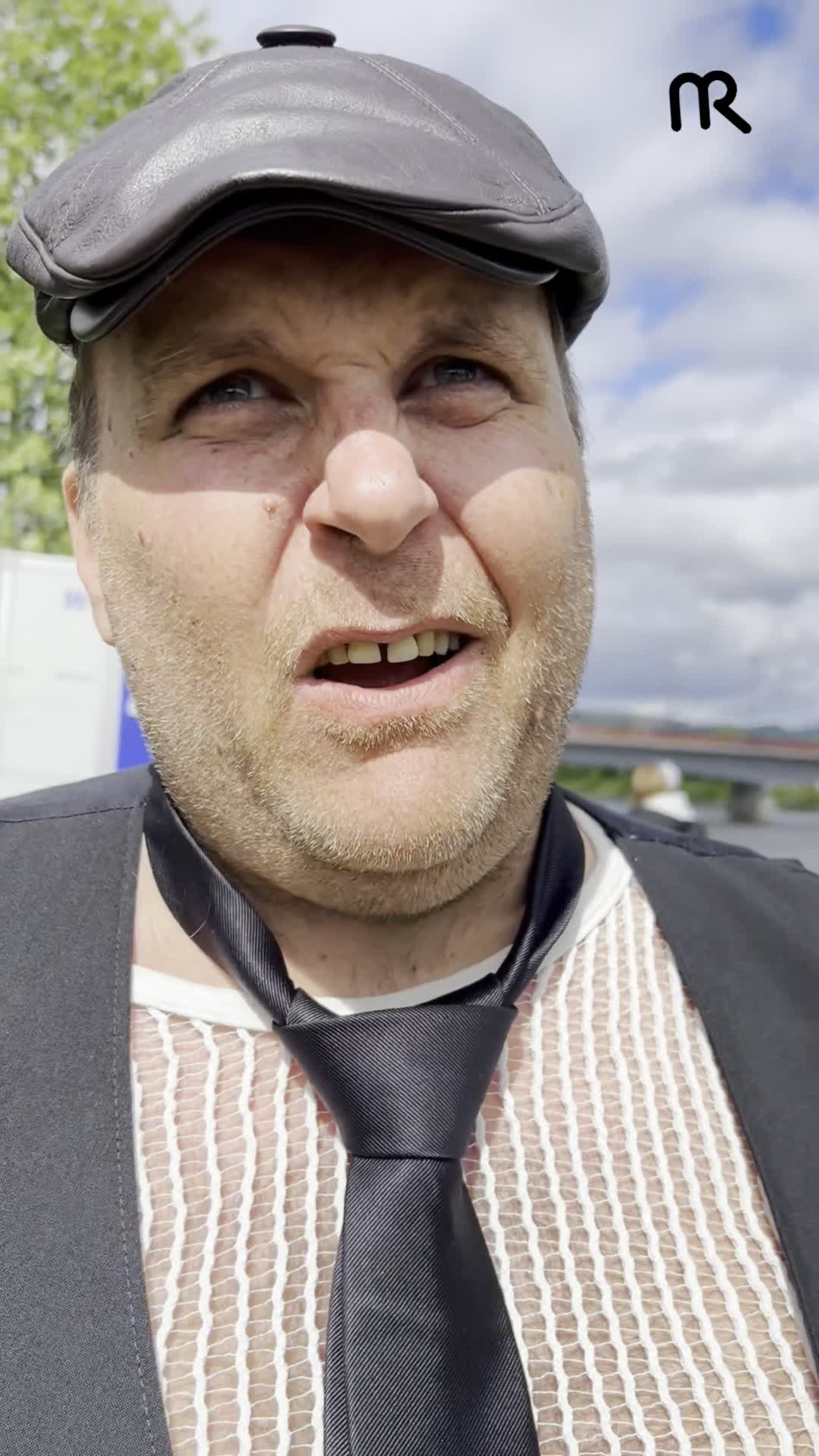 - Må innrømme at jeg var med og kasta noen av damene fra Fishøle til Helvette