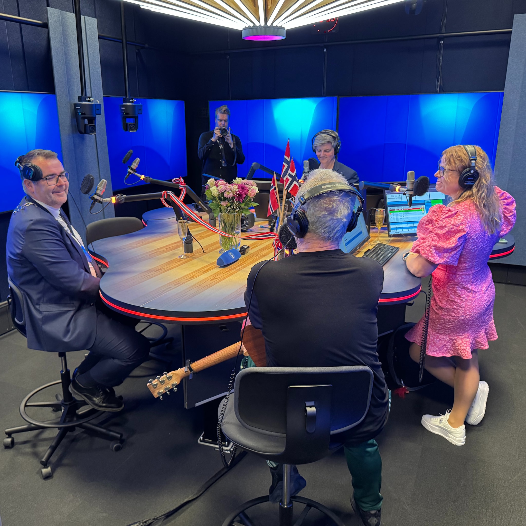 Inviterte til sending fra splitter nytt studio