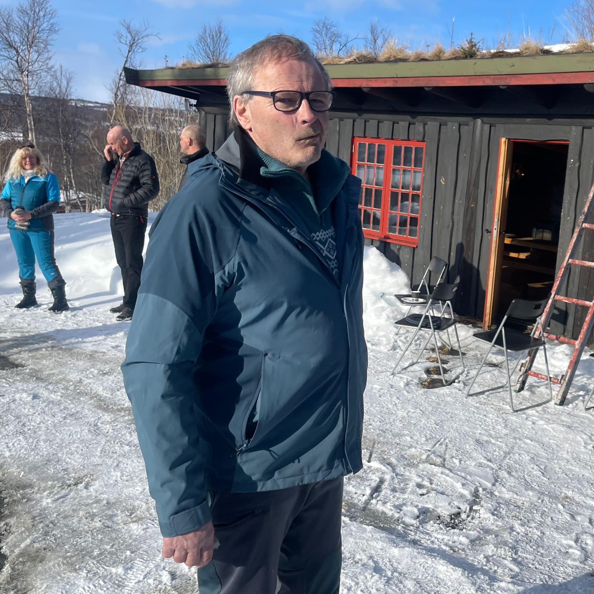 Helge Kvithammer selger lavvoen