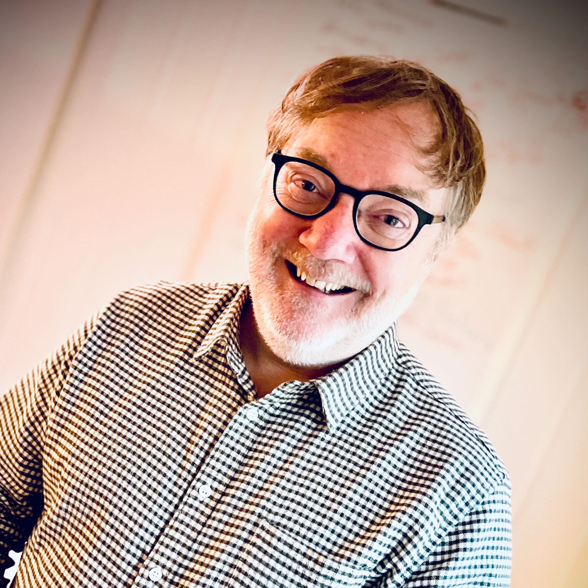 Filmpolitiets Birger Vestmo med julelåt