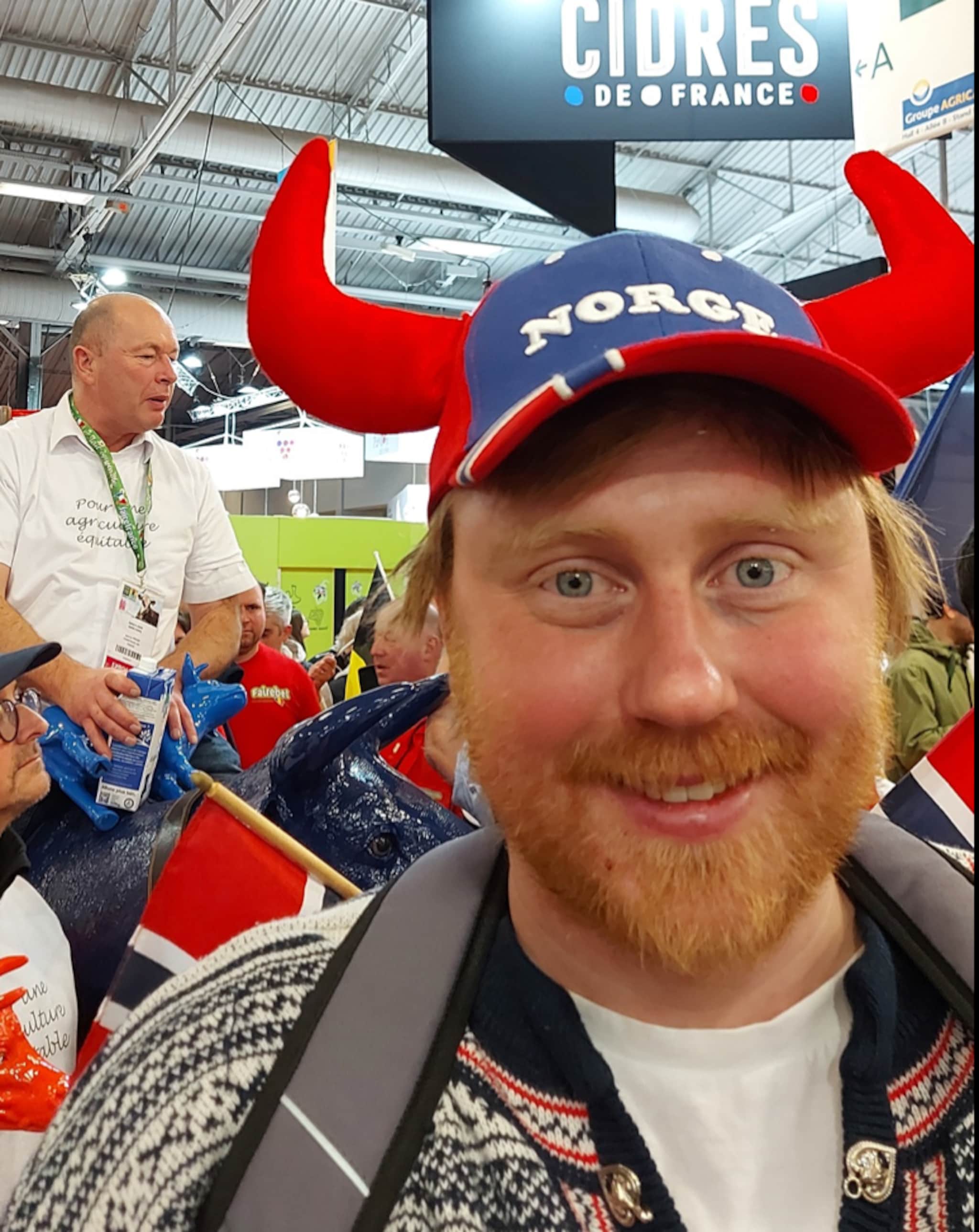 Håkon Snopestad kom nylig hjem fra Paris. Viste sin støtte til franske bønder