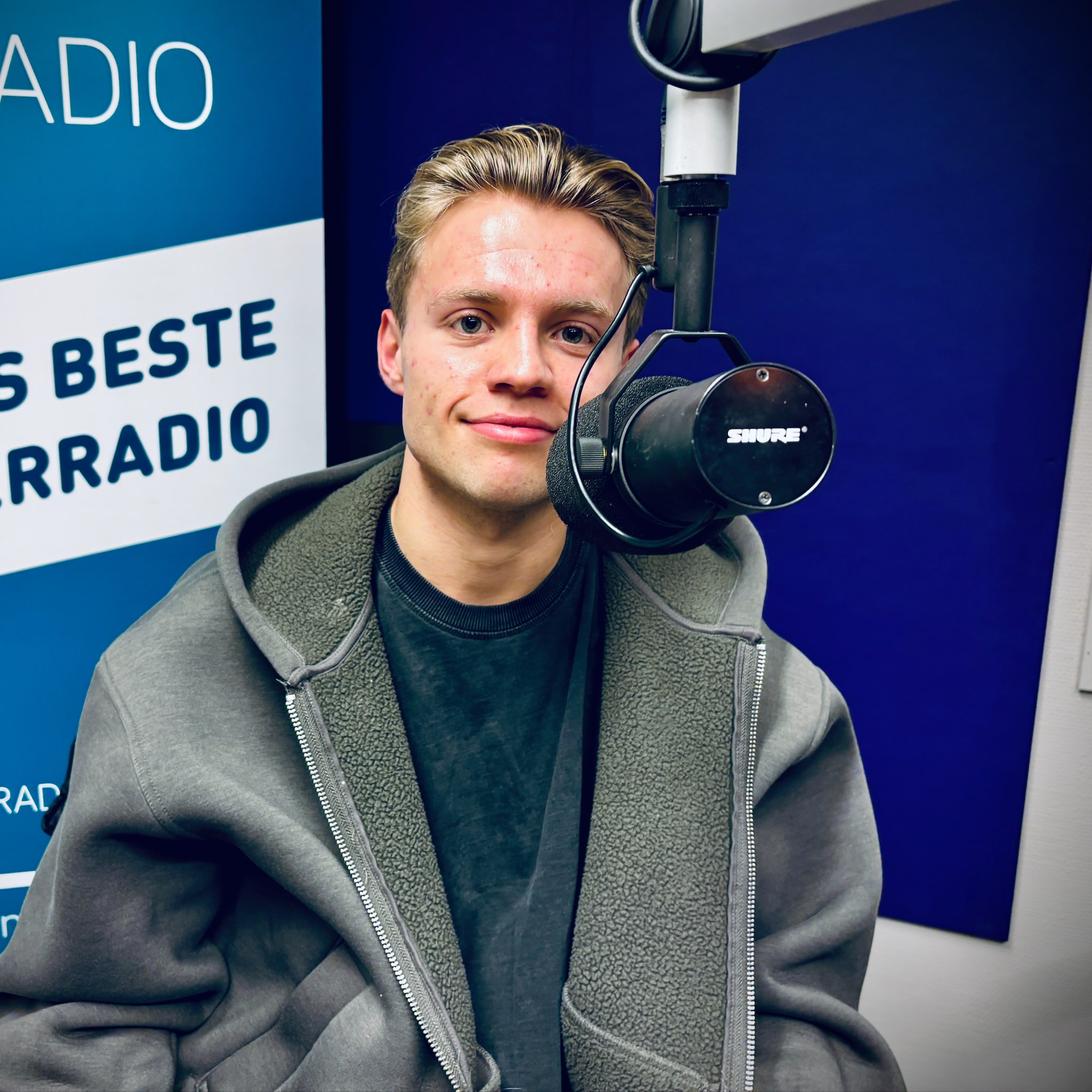 Henrik må hjem til jul og farmors skrøve