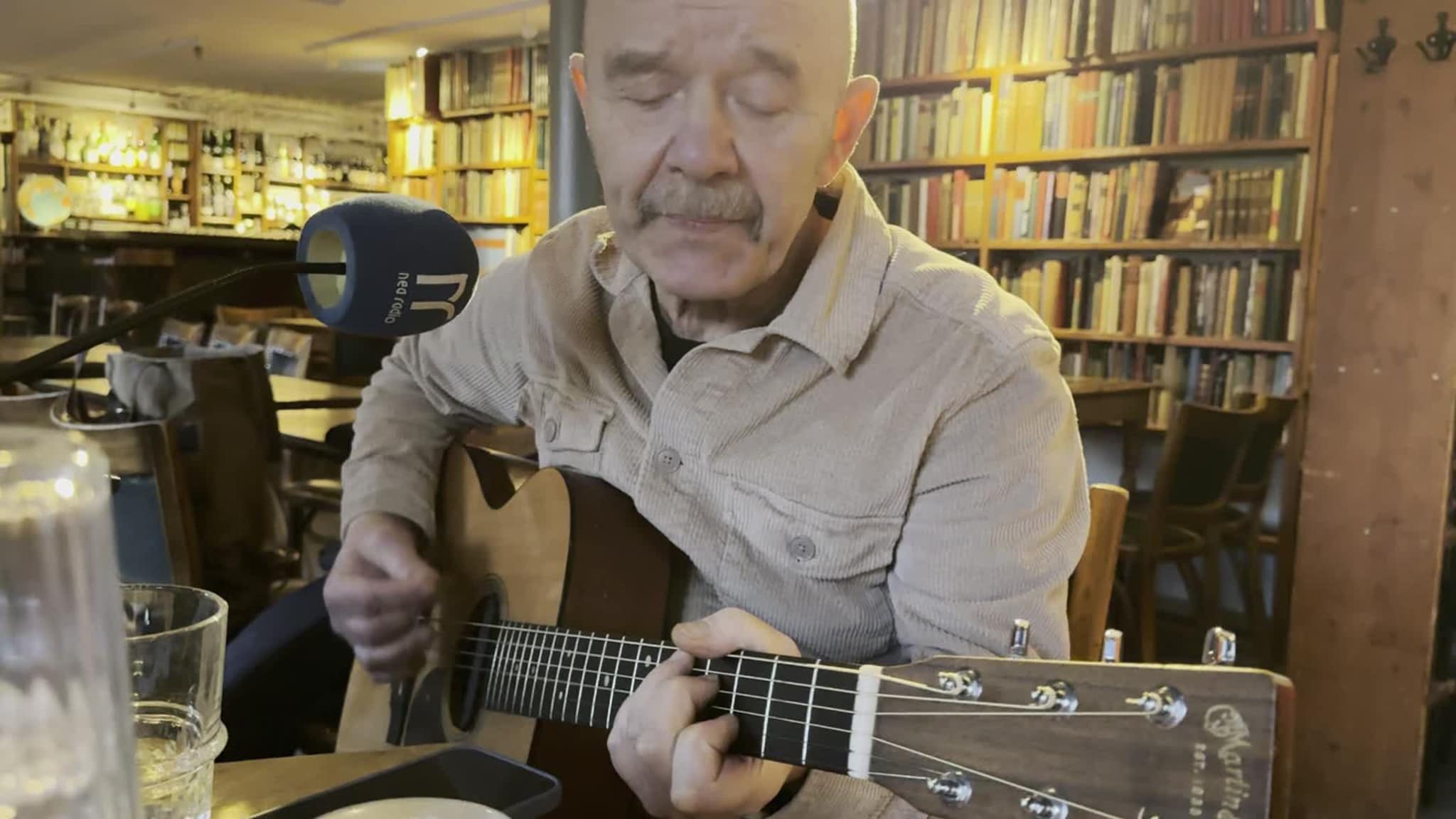 Live med Ulf Risnes på Antikvariatet