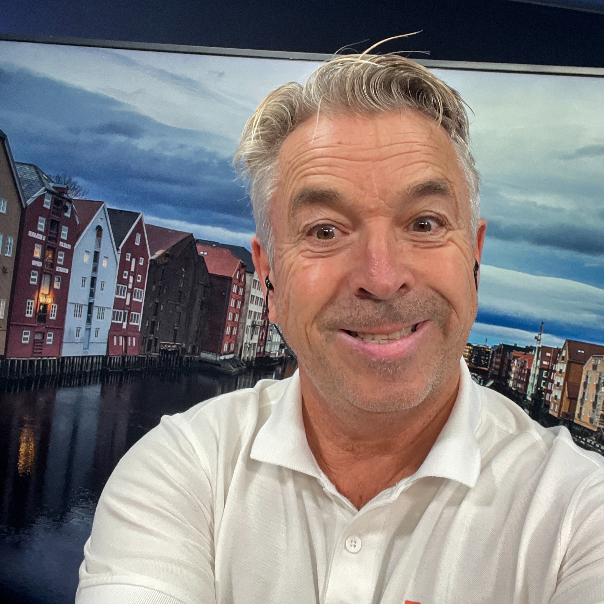 Mini er klar for en stor fotballkveld: - Usannsynlig at vi ikke vinner