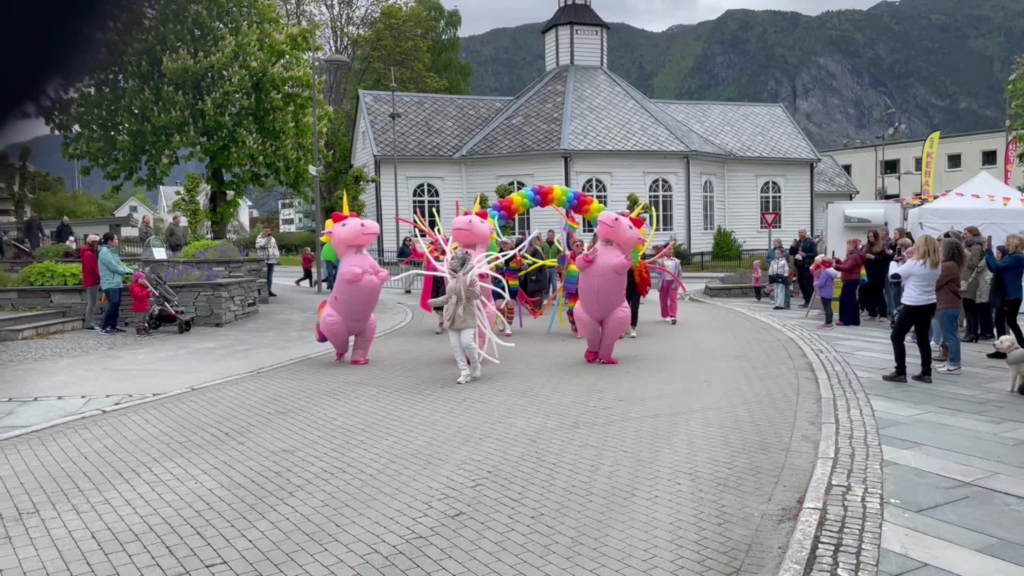 Stranda Bygdapride sette farge på sentrum