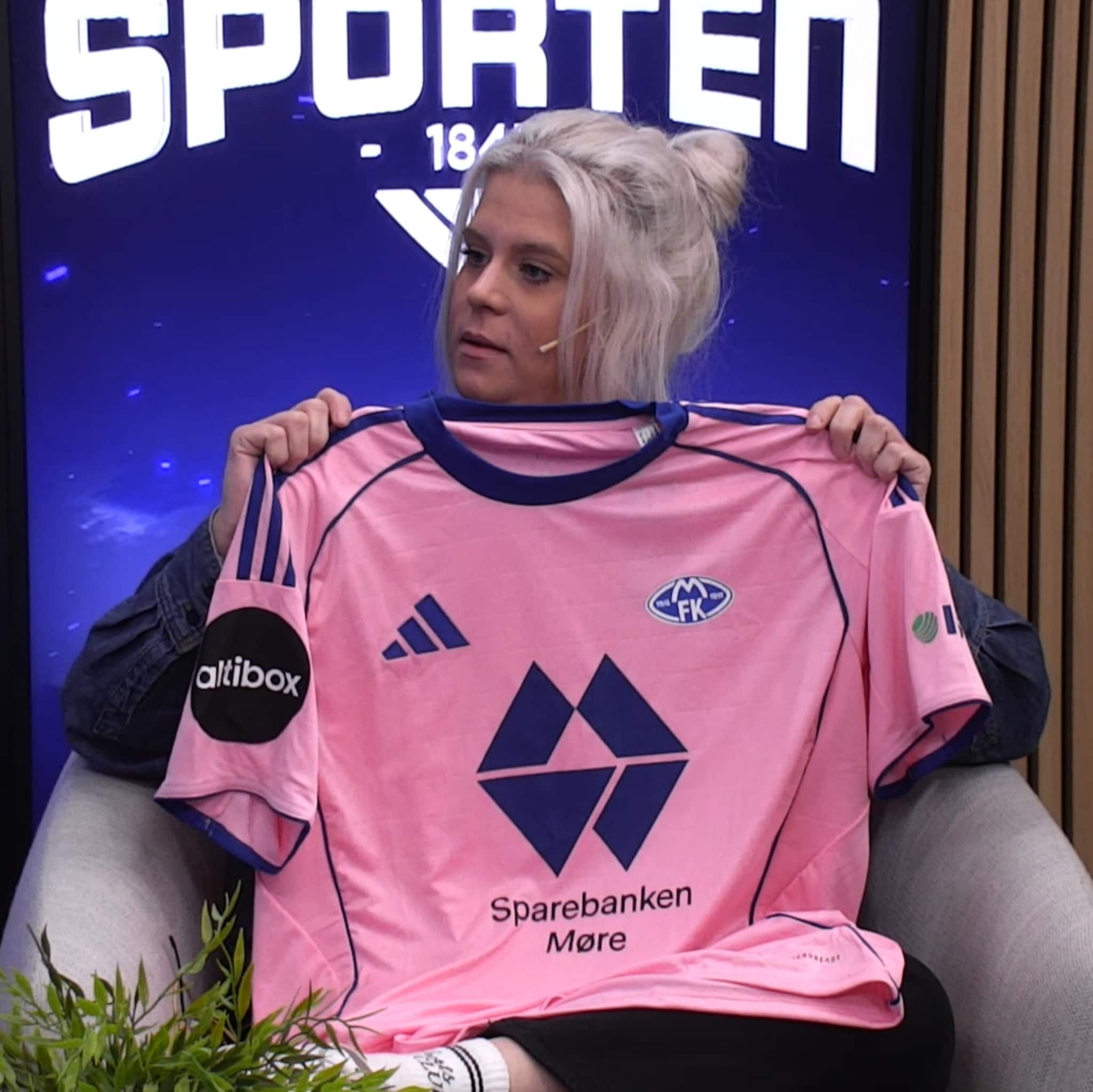 Full fyr i rosa drakt