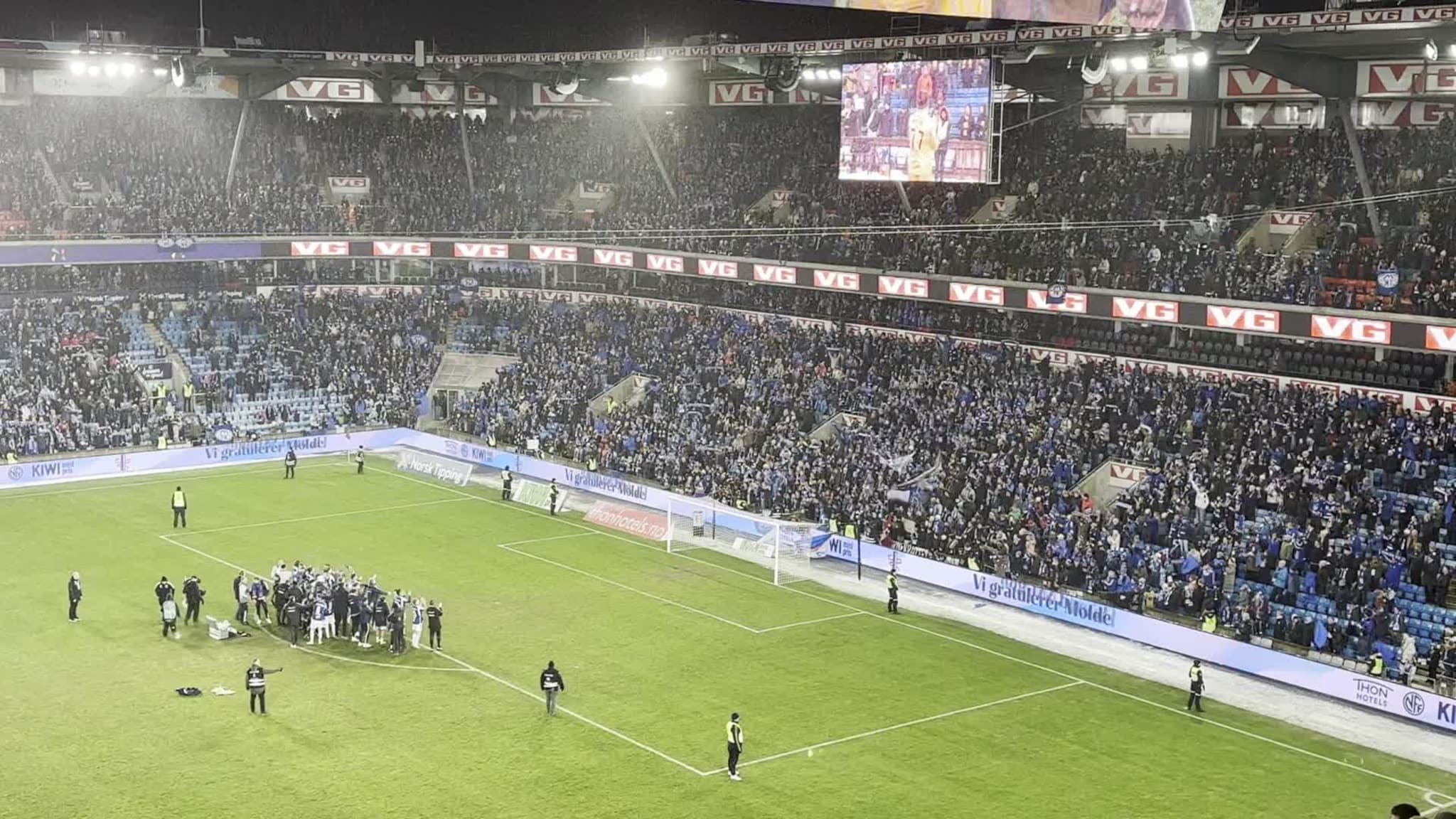 MFK-supporterne feirer cupgullet