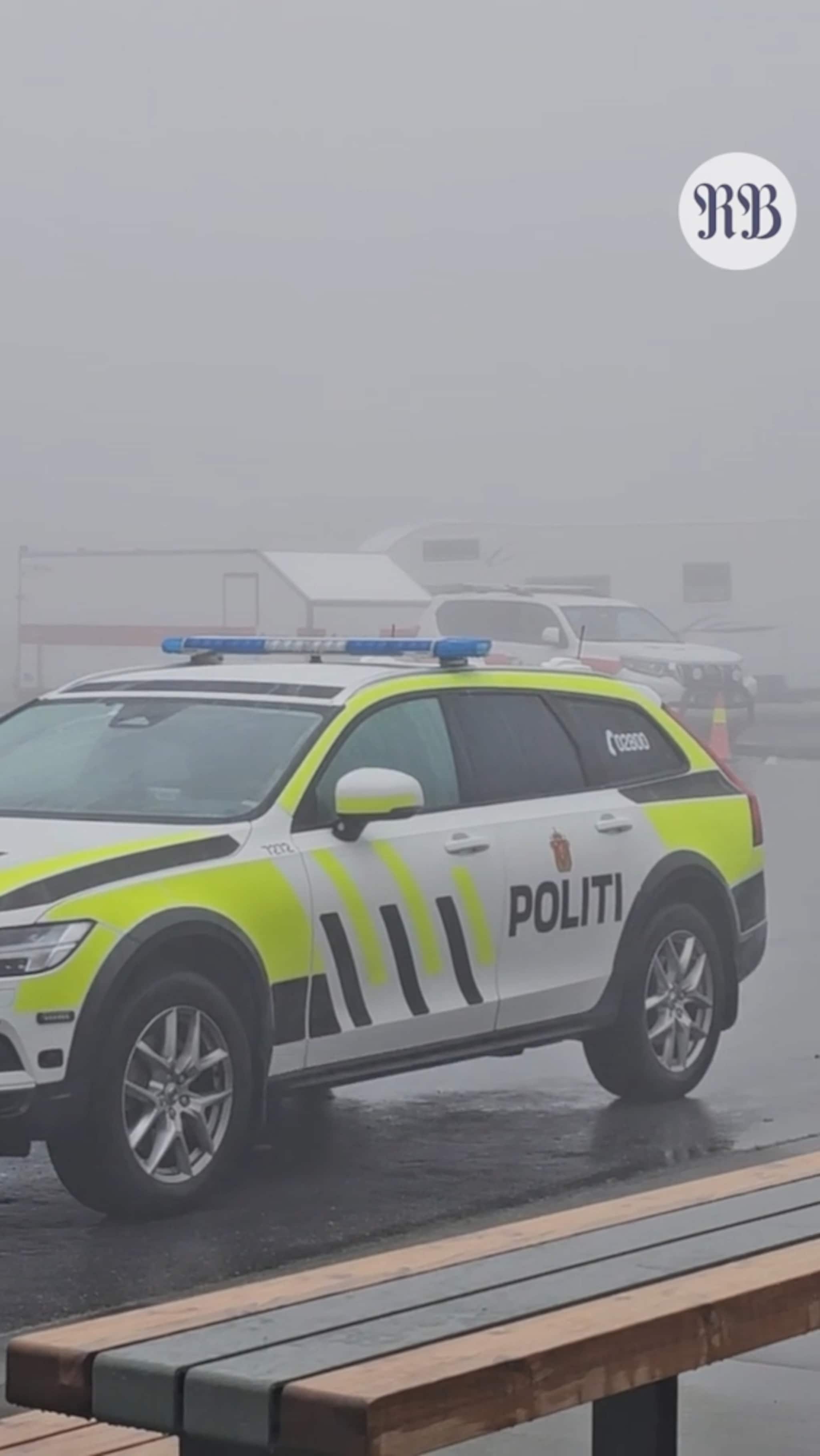 Tykk tåke gjør letingen vanskelig