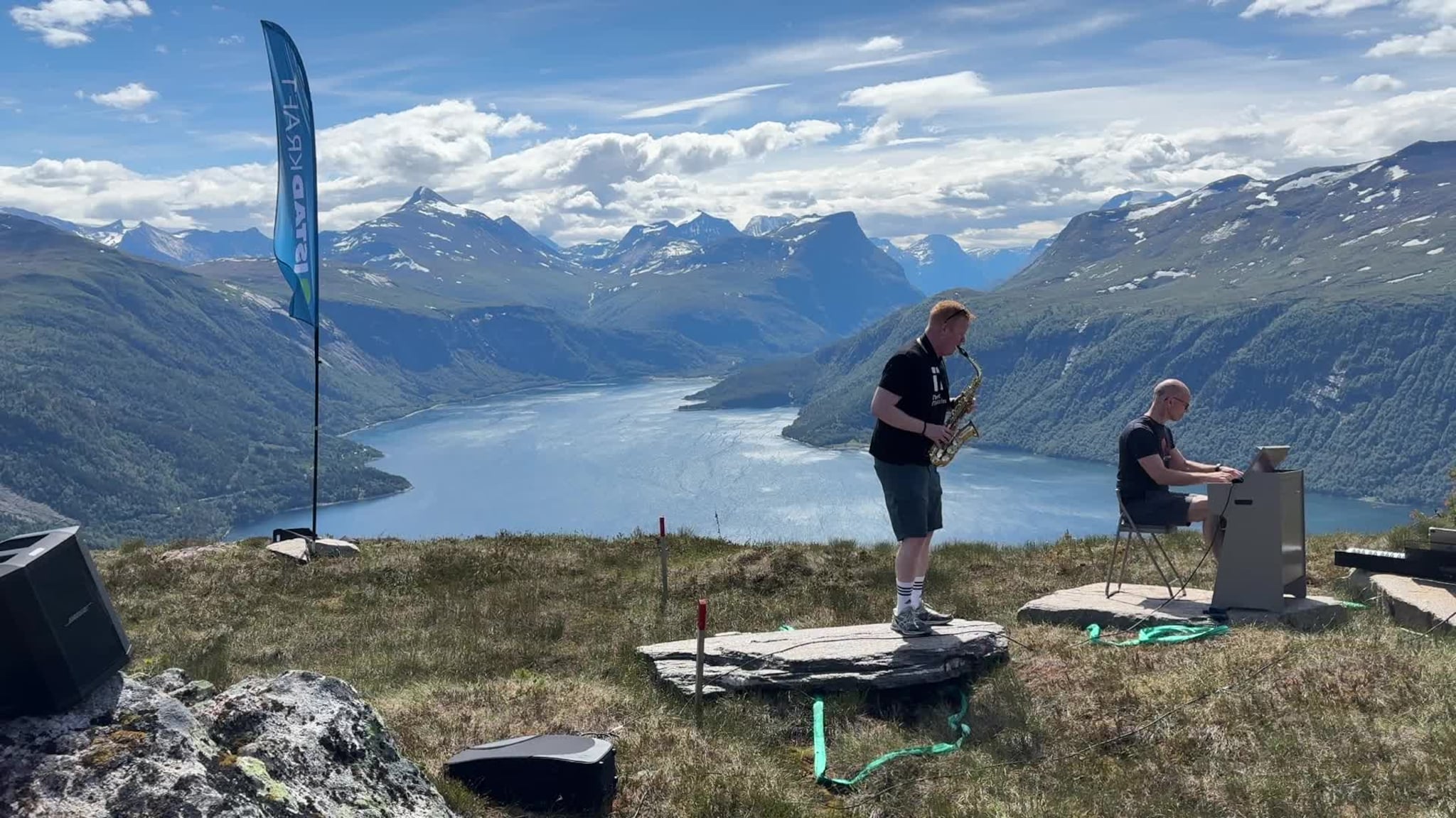 400 på musikkvandring til Prestaksla