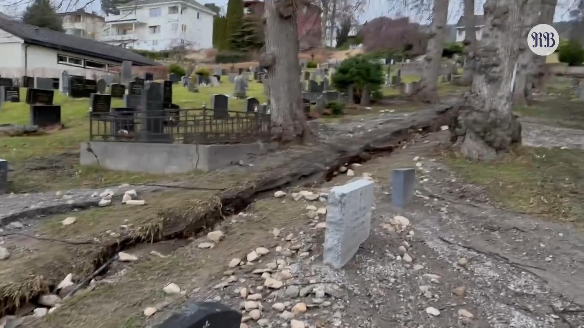 Vannskader på gravplassen