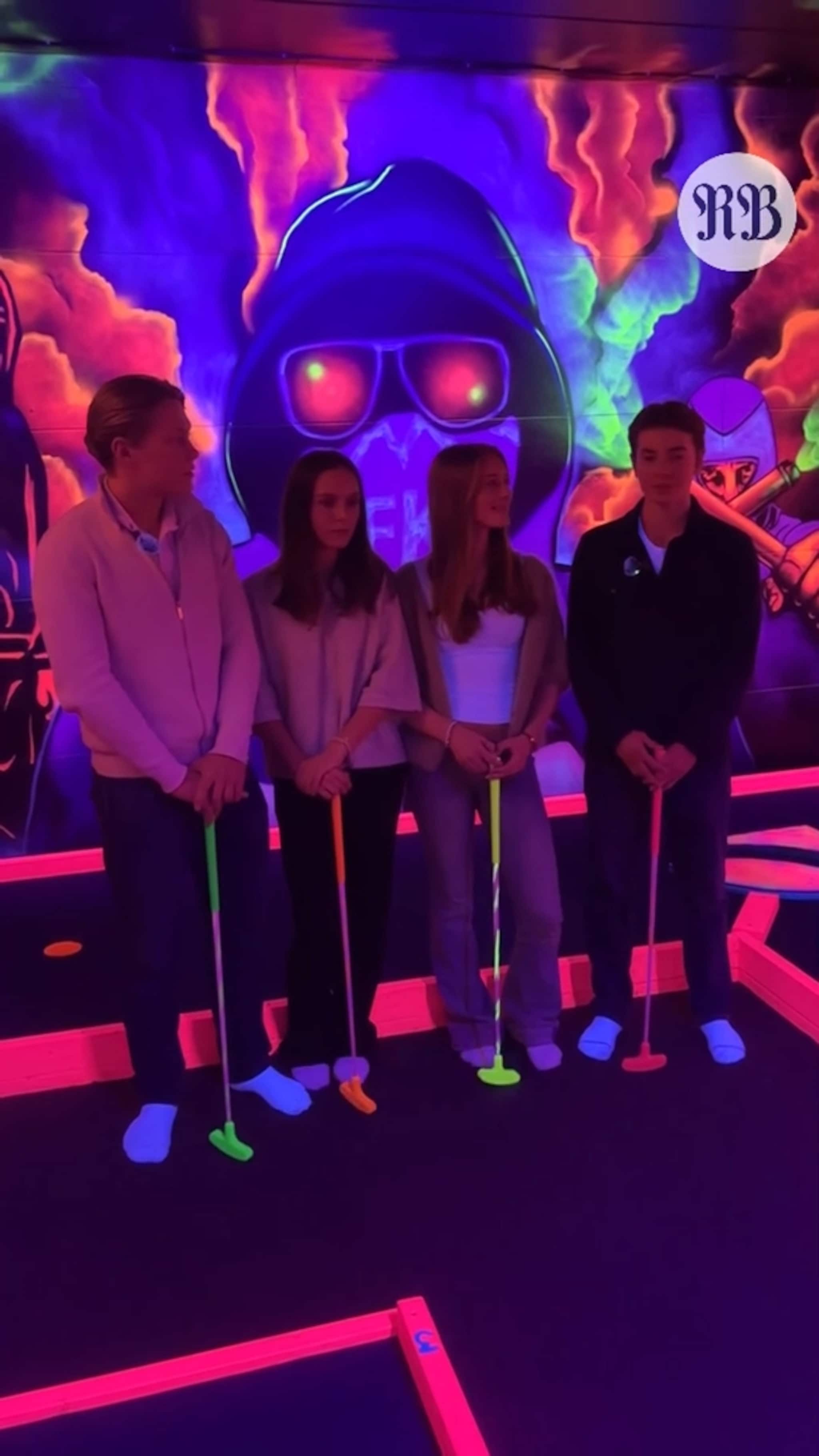 Tester ny minigolfbane i Molde