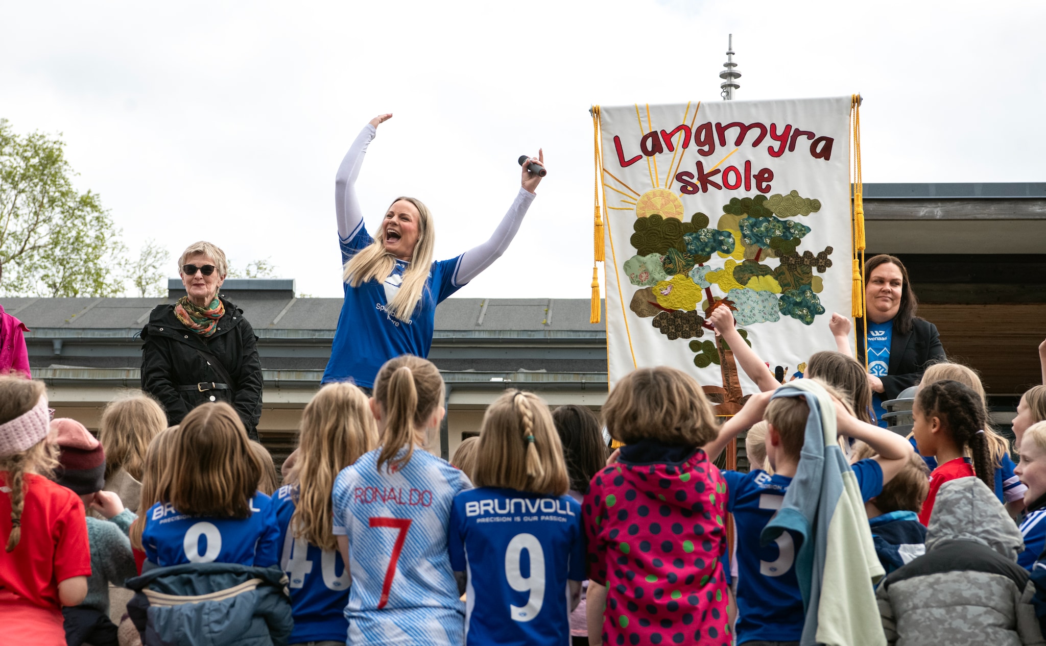 Langmyra Skole med ny fane!