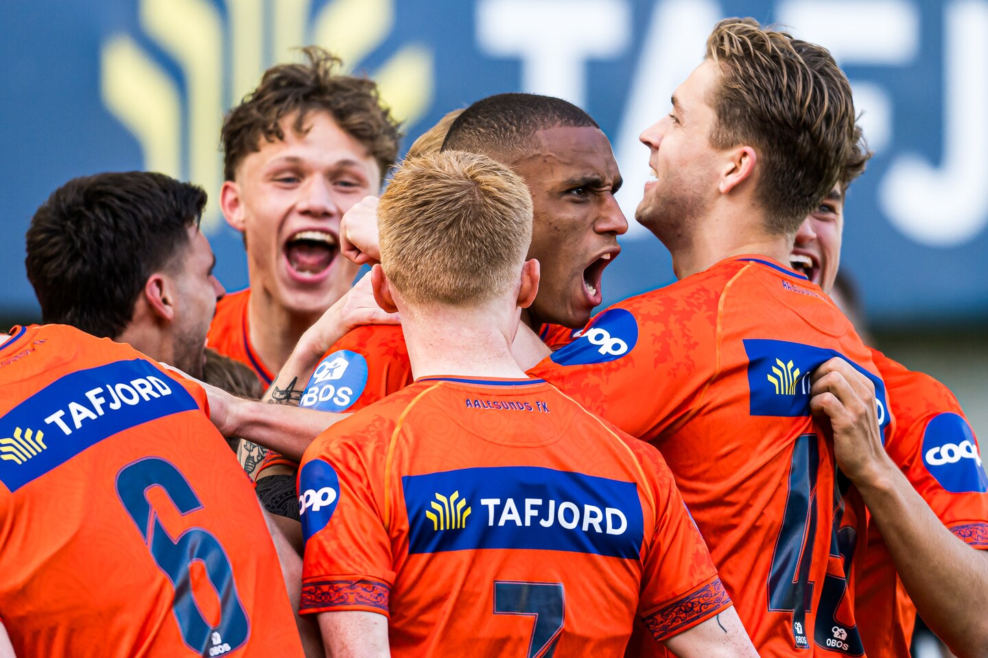 Se Sunnmørsball direkte: AaFK - Odd Før kampen-sending