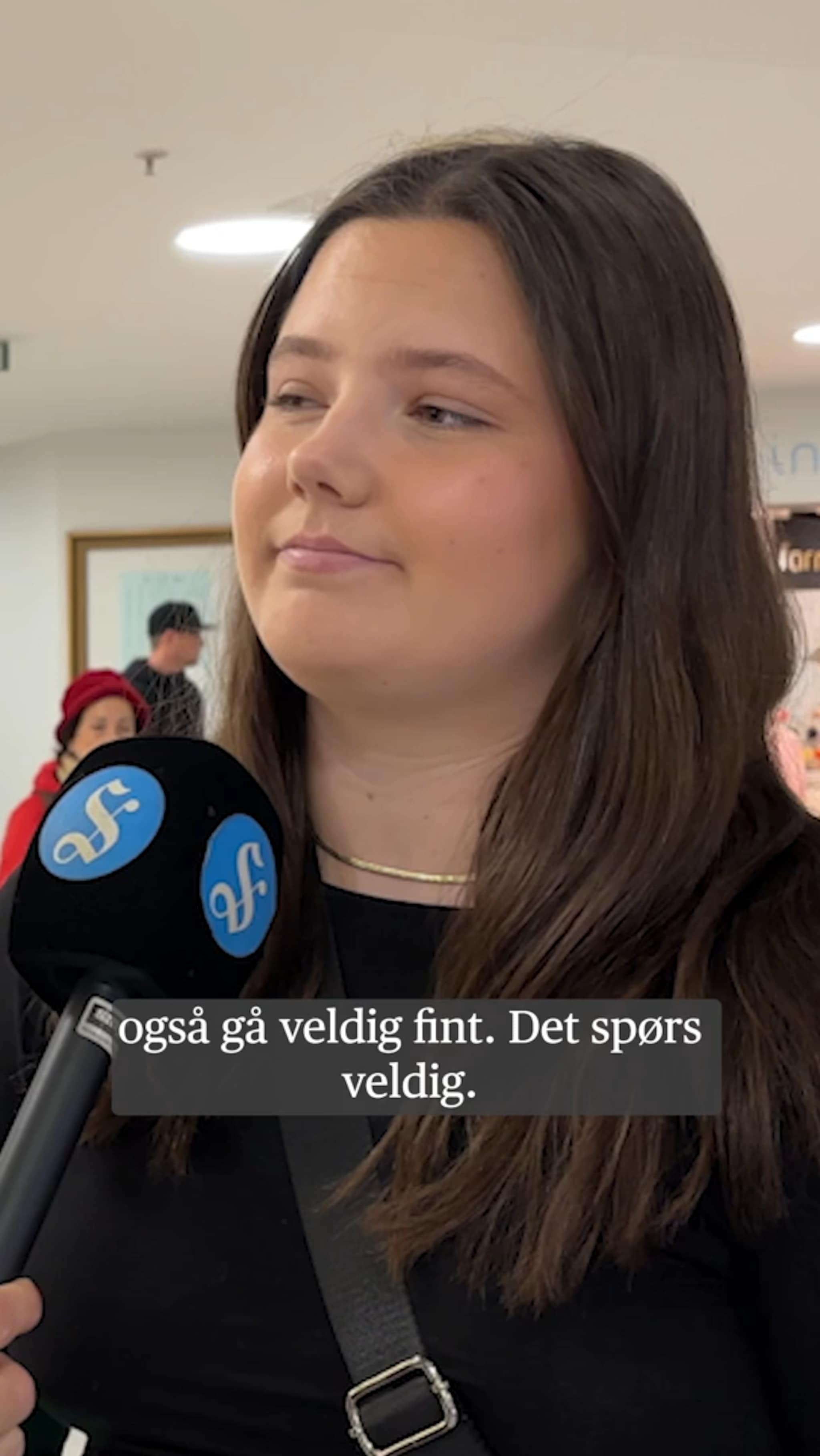 Folk på gata om Jugend til Aksla