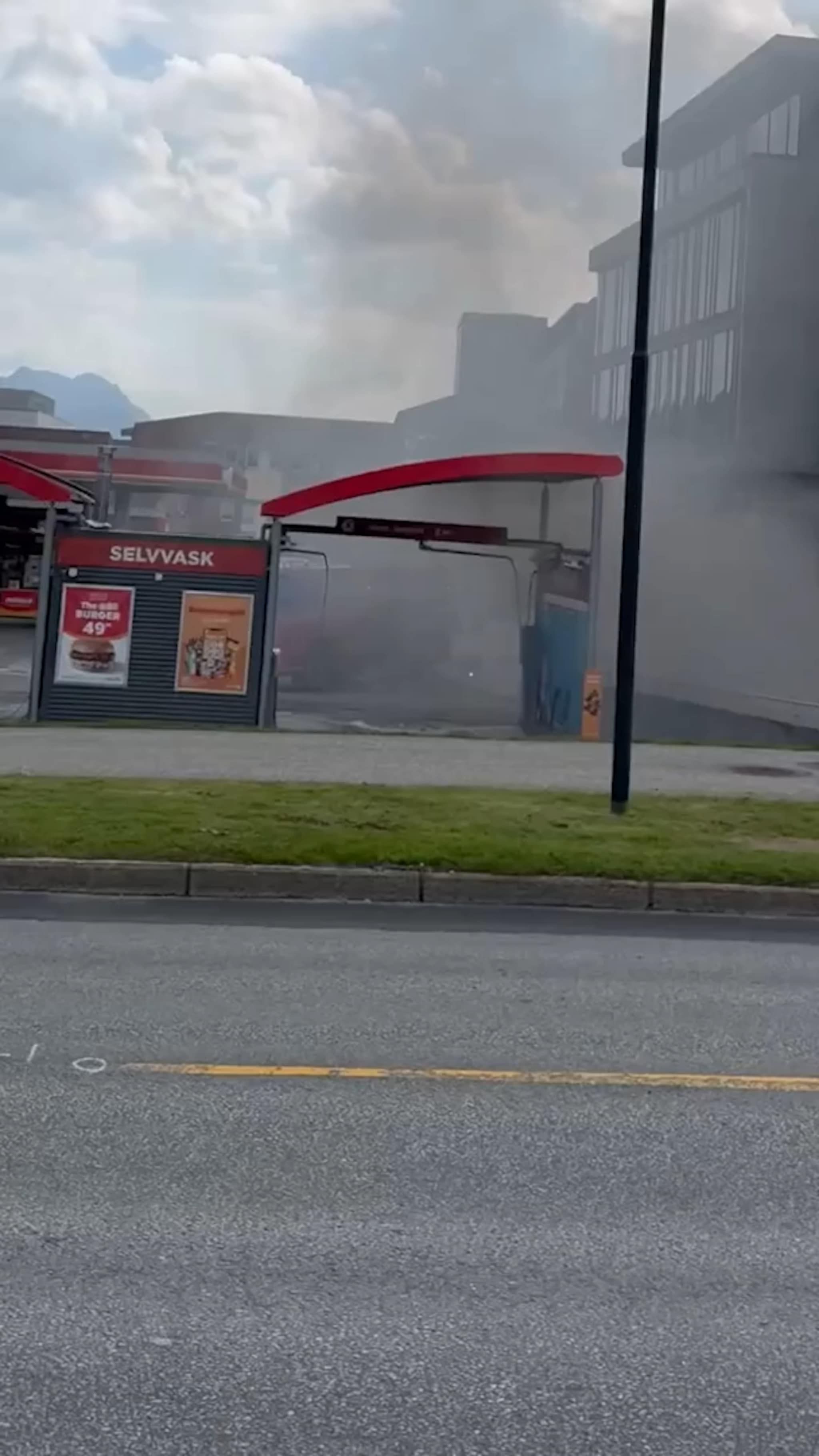 Brann i garasje på Moa