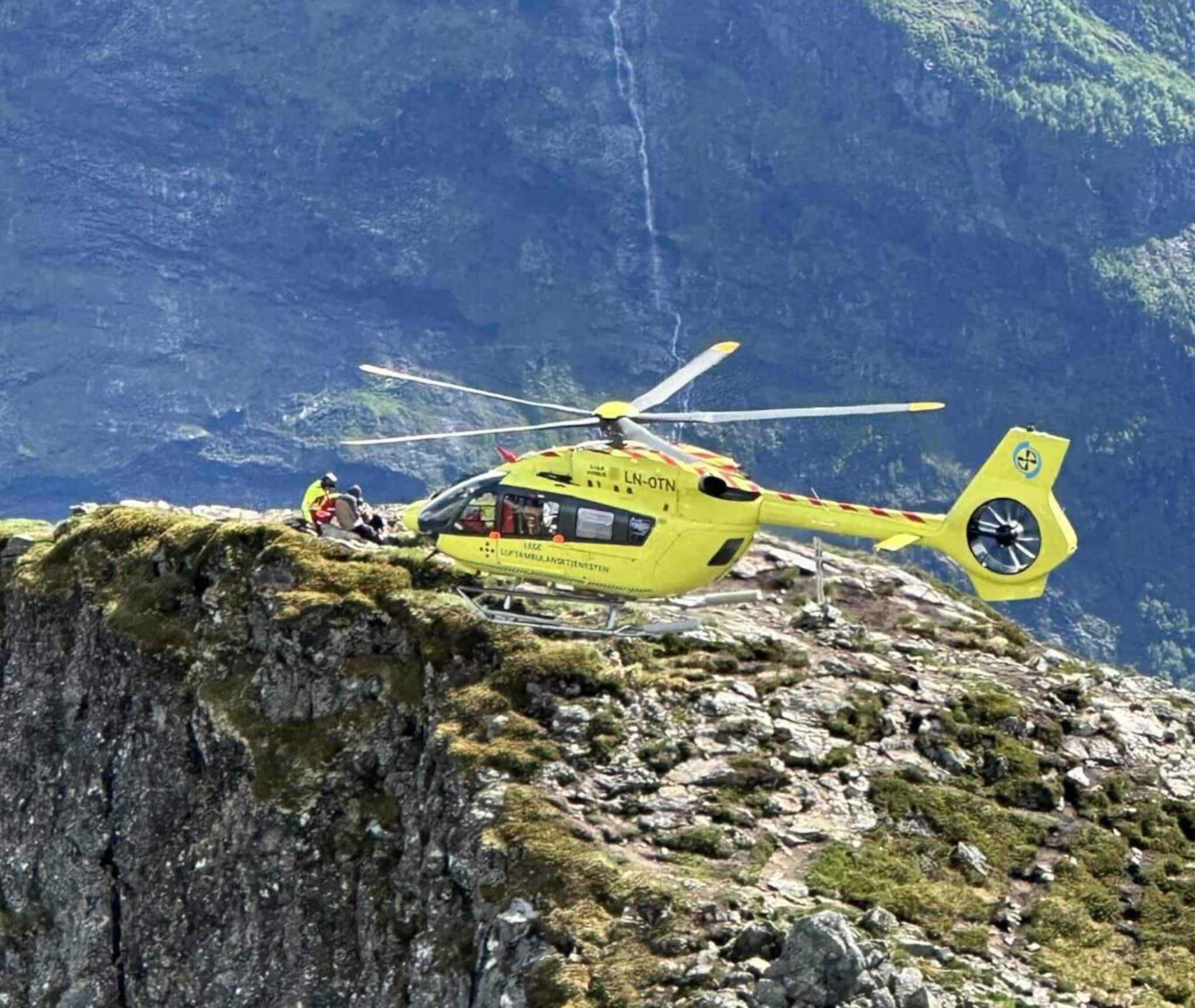 Helikopter rykte ut til fjellet Saksa