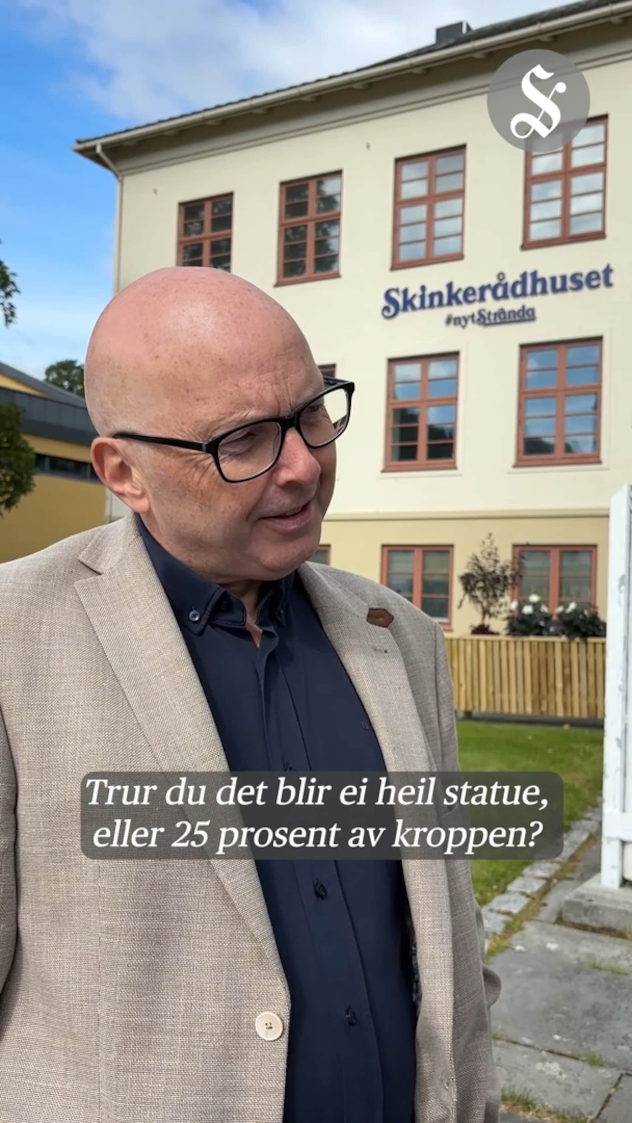 – Sjølvsagt skal vi ha Solbakken-statue